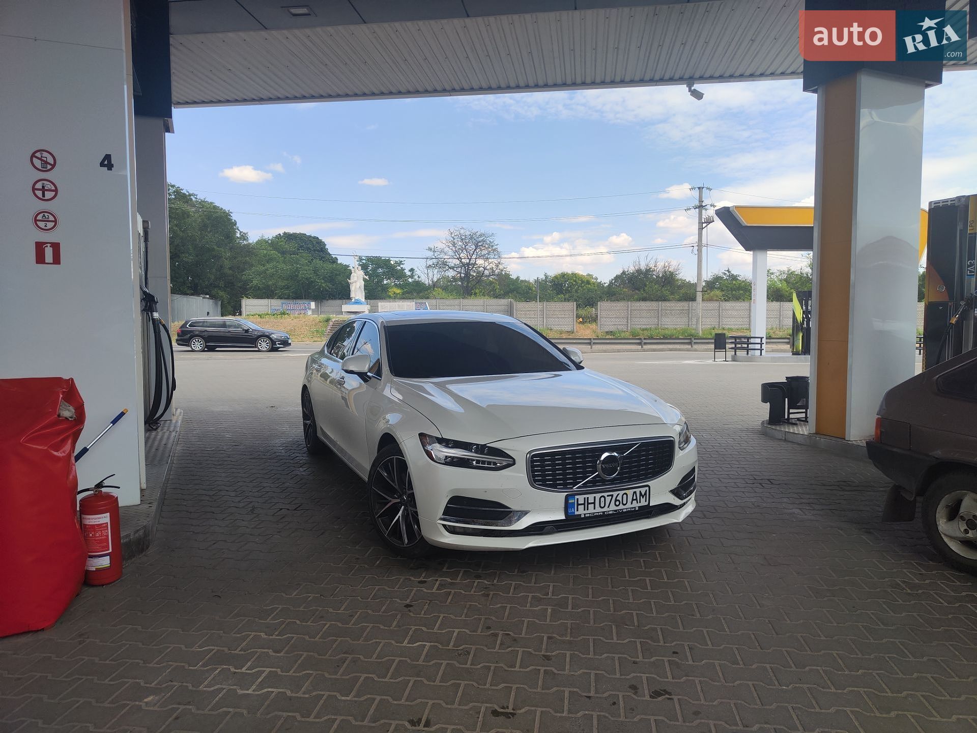 Volvo S90 2017 VIN LVY982MK1JP037731 фото оголошення 6 з 33