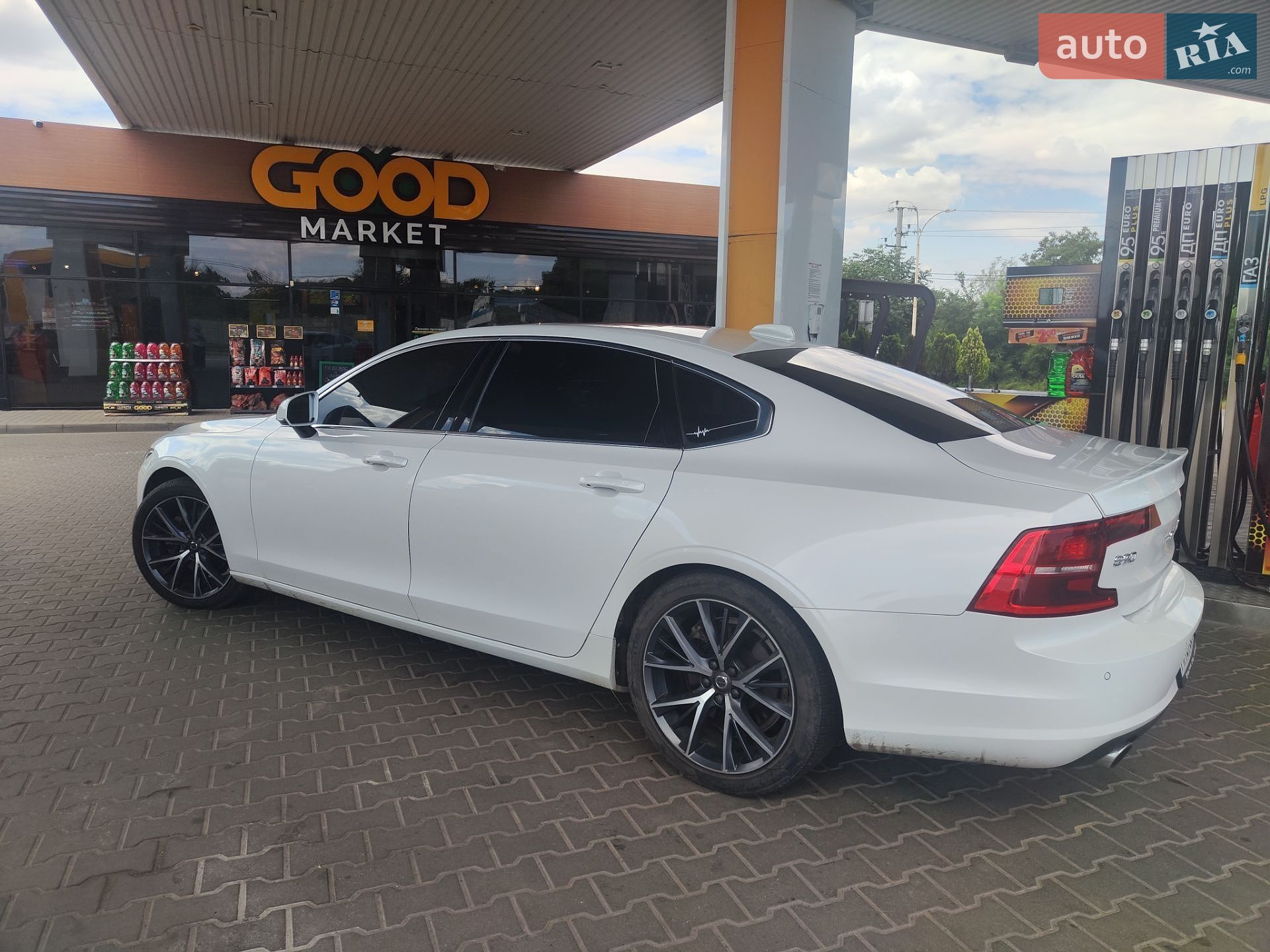 Volvo S90 2017 VIN LVY982MK1JP037731 фото оголошення 7 з 33