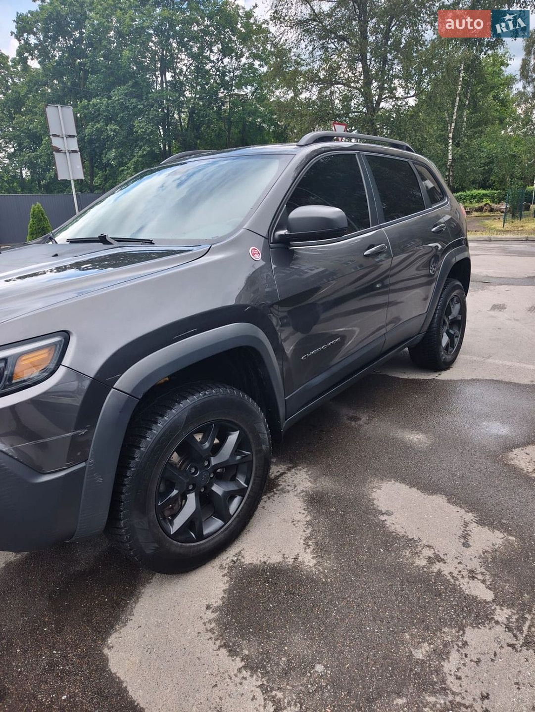 Jeep Cherokee 2019 VIN 1C4PJMBX3KD217924 фото оголошення 13 з 38