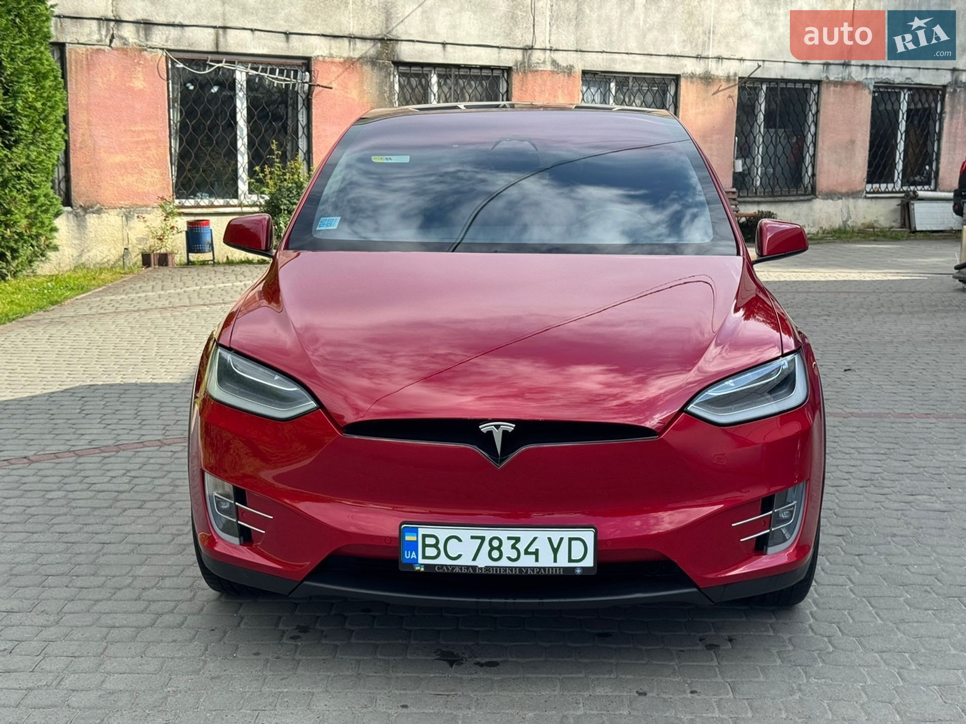Tesla Model X 2017 VIN 5YJXCBE2XHF049120 фото оголошення 2 з 21