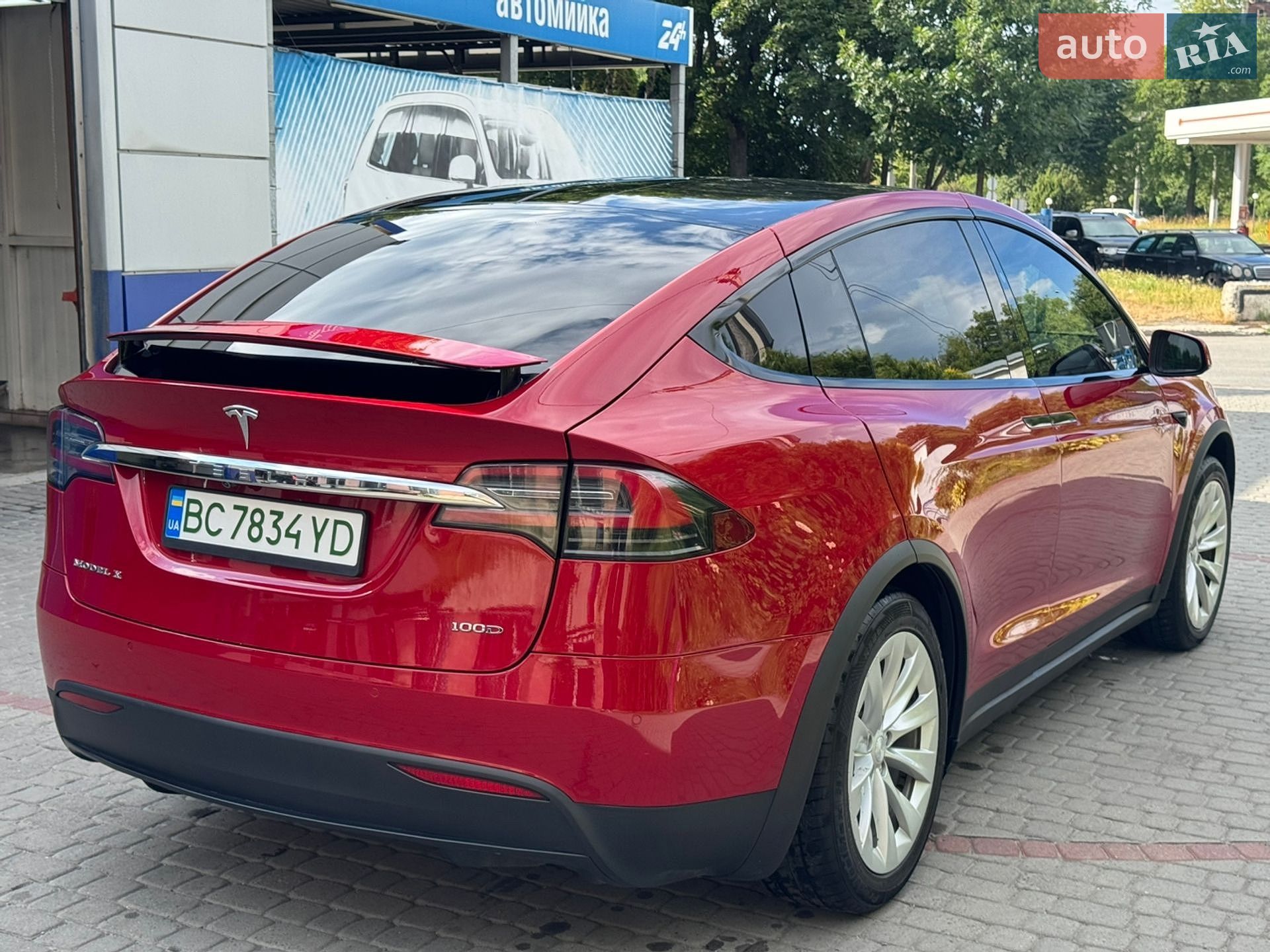 Tesla Model X 2017 VIN 5YJXCBE2XHF049120 фото оголошення 4 з 21
