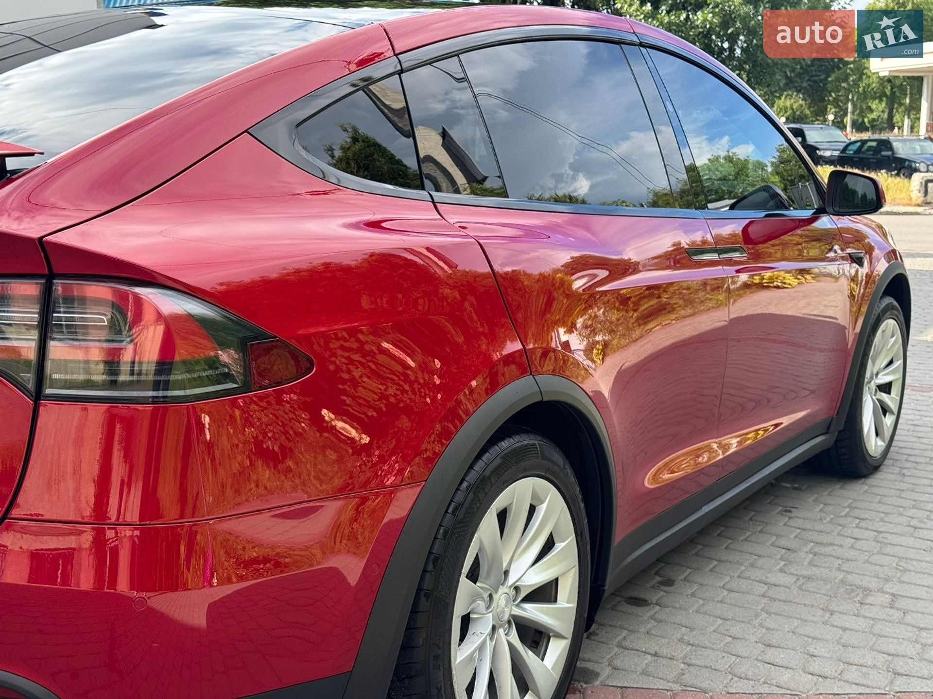 Tesla Model X 2017 VIN 5YJXCBE2XHF049120 фото оголошення 7 з 21