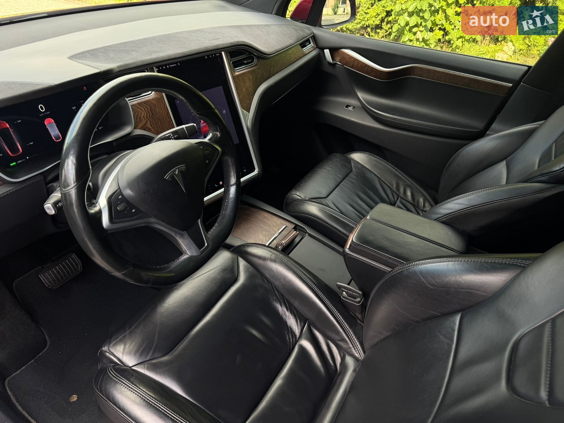 Tesla Model X 2017 VIN 5YJXCBE2XHF049120 фото оголошення 14 з 21