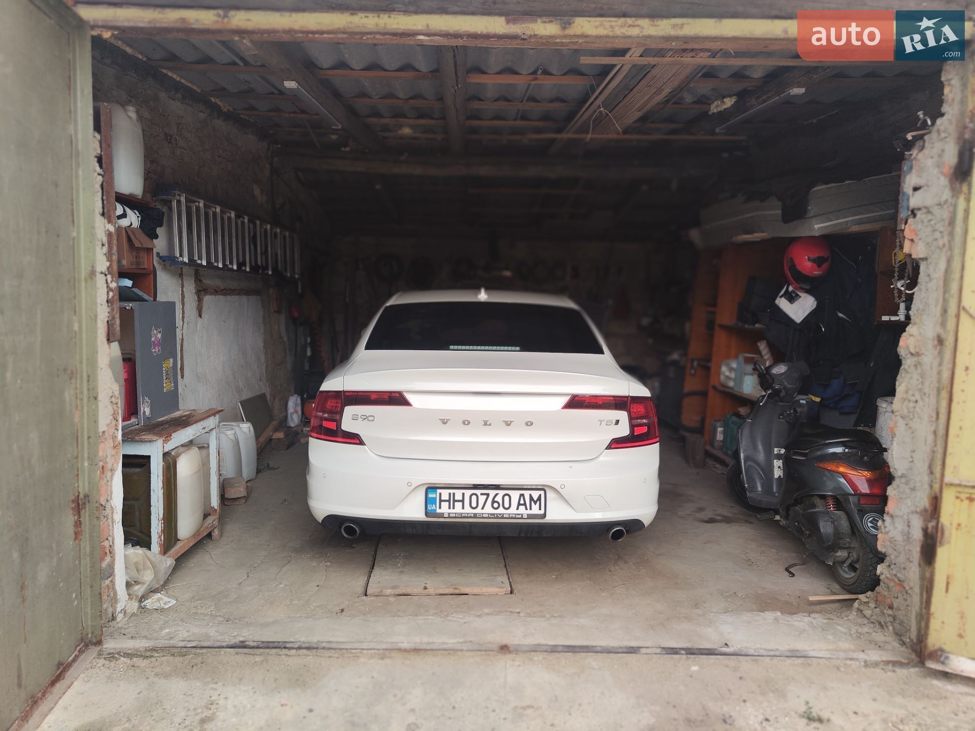 Volvo S90 2017 VIN LVY982MK1JP037731 фото оголошення 33 з 33