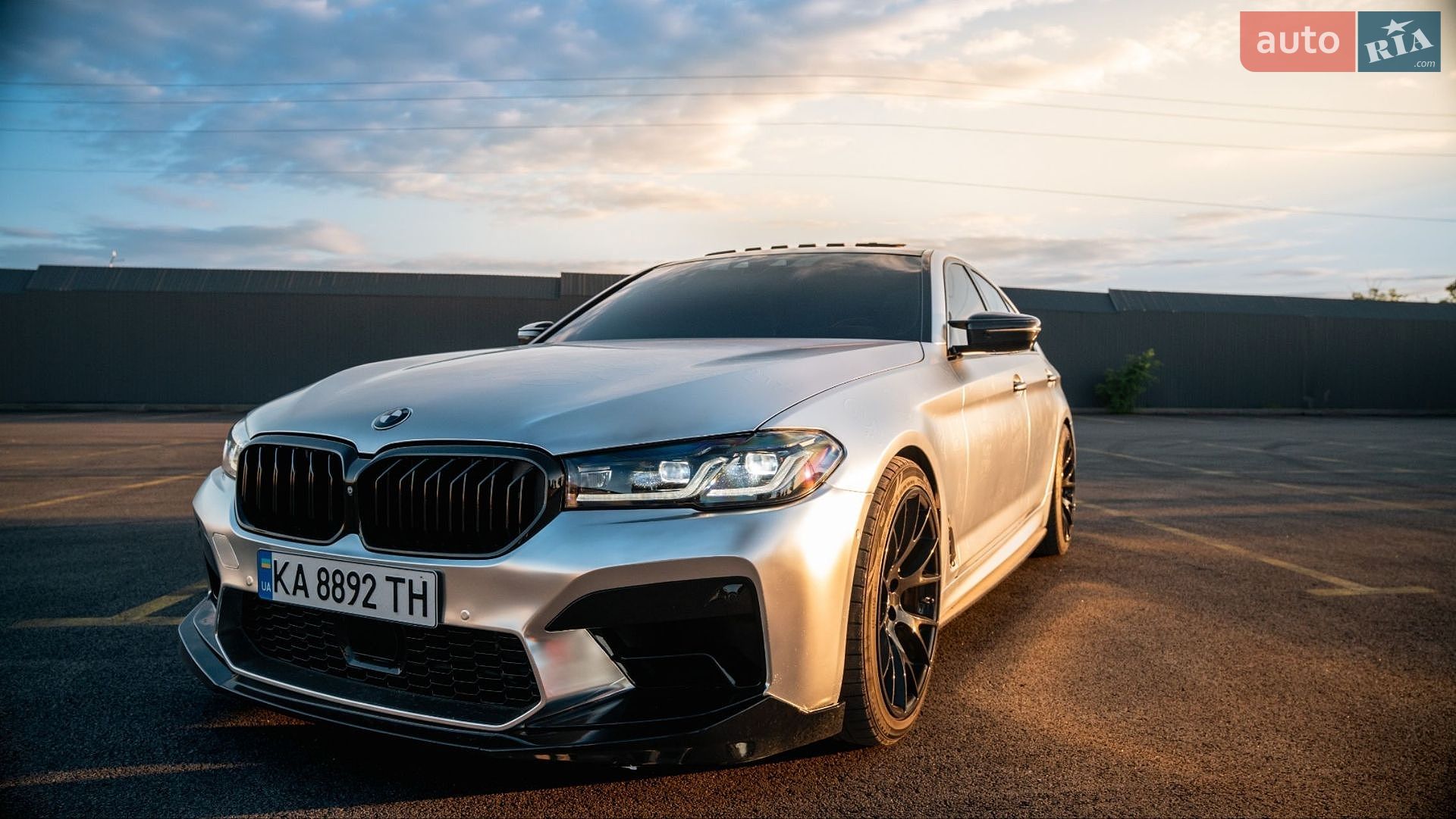 BMW 5 Series 2018 VIN WBAJE5C58JWA95562 фото оголошення 11 з 26
