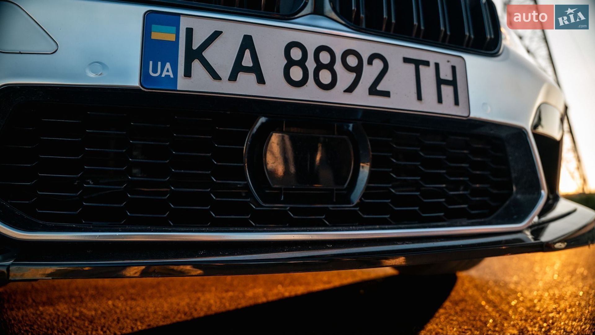 BMW 5 Series 2018 VIN WBAJE5C58JWA95562 фото оголошення 13 з 26