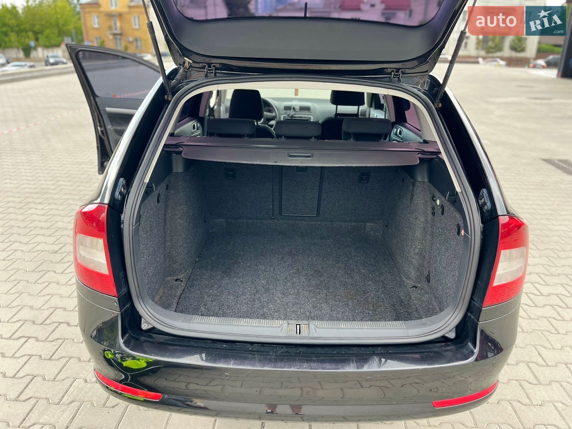 Skoda Octavia 2011 VIN TMBHJ61Z7C8020400 фото оголошення 32 з 77