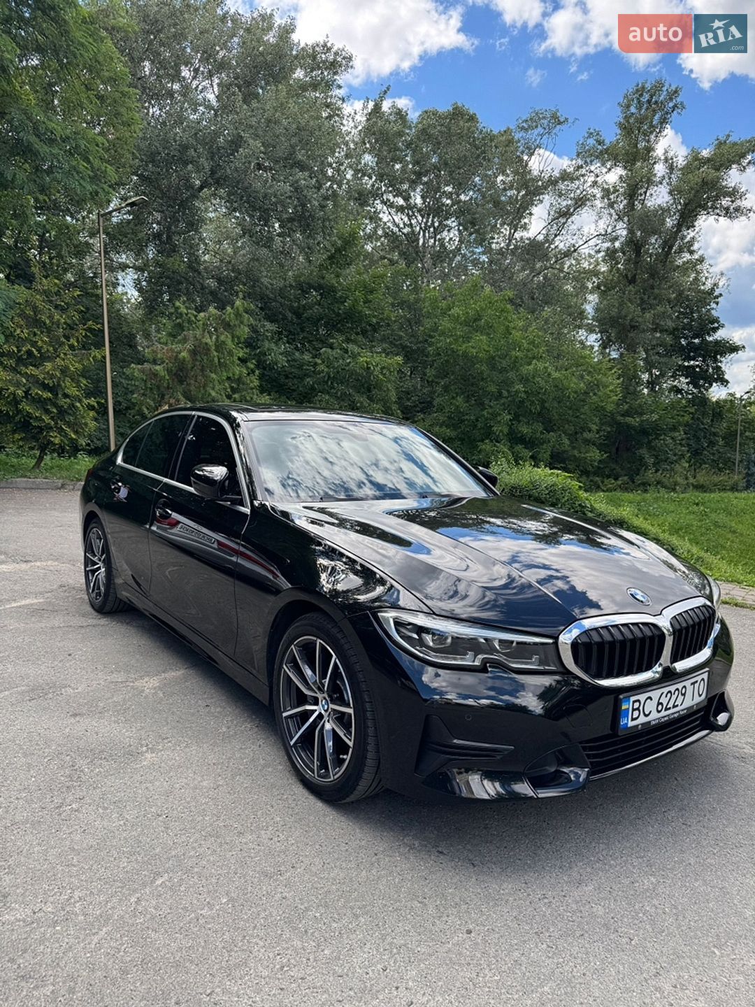 BMW 3 Series 2021 VIN 3MW5P7J06M8C02472 фото оголошення 2 з 43
