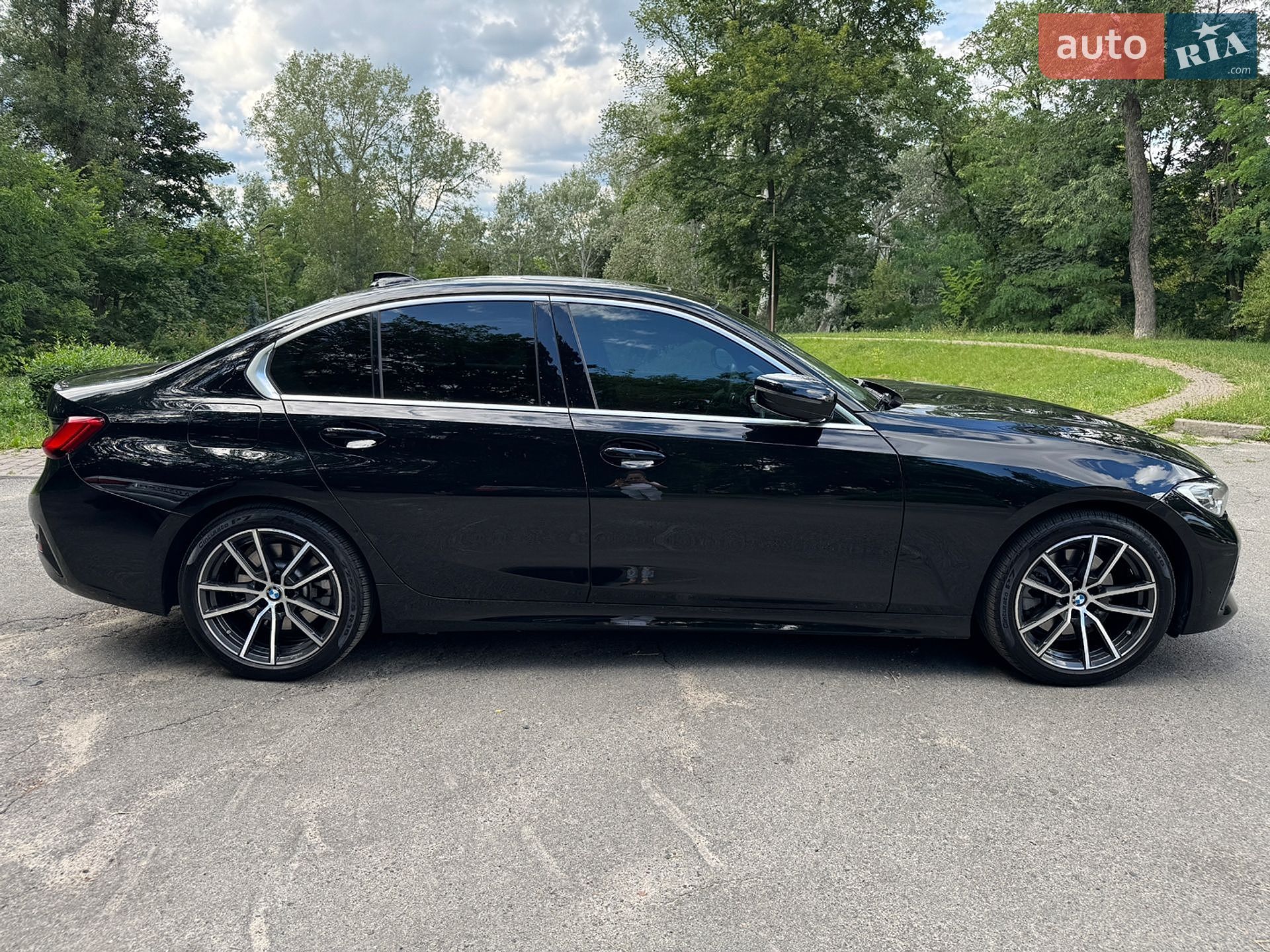 BMW 3 Series 2021 VIN 3MW5P7J06M8C02472 фото оголошення 4 з 43