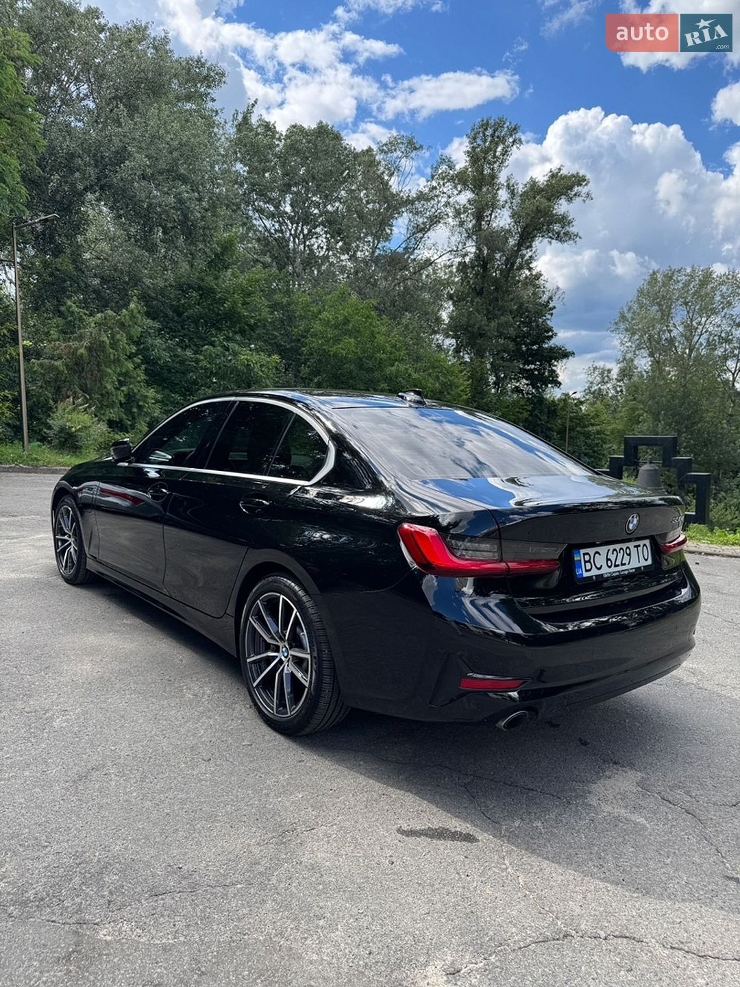 BMW 3 Series 2021 VIN 3MW5P7J06M8C02472 фото оголошення 12 з 43