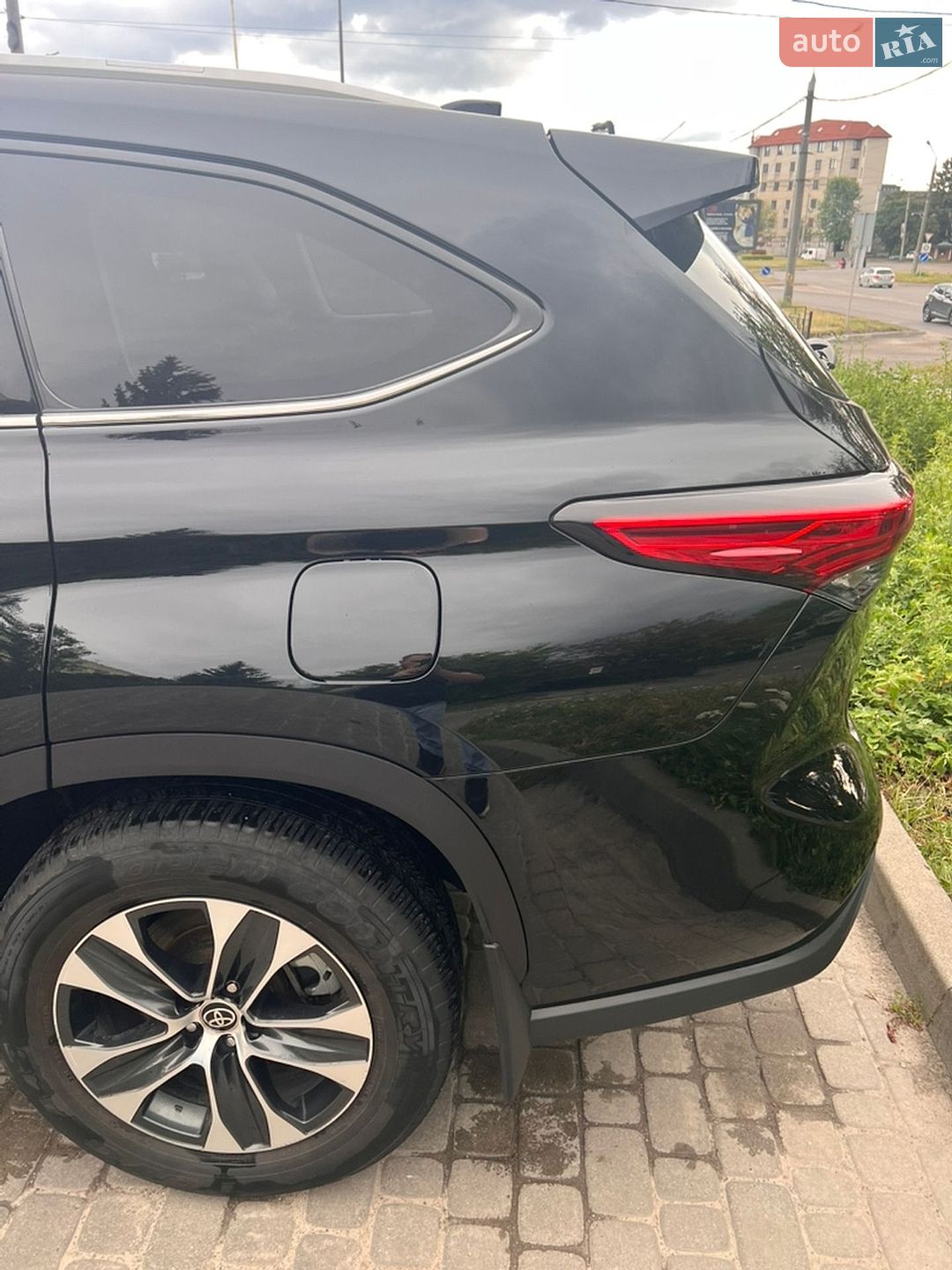 Toyota Highlander 2021 VIN 5TDLB3CH80S065704 фото оголошення 4 з 22