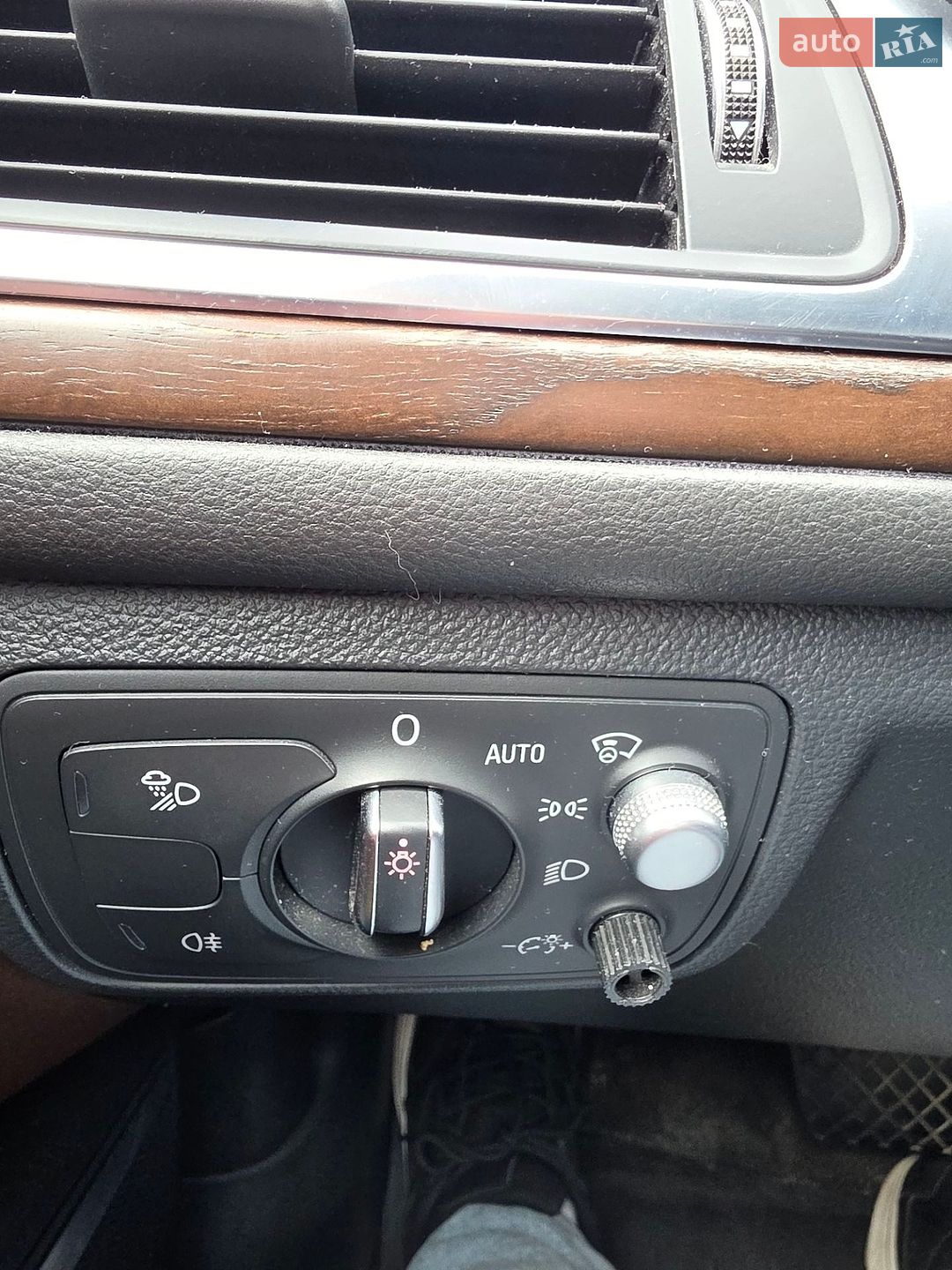 Audi A6 2015 VIN WAUHGAFC6GN106758 фото оголошення 21 з 65