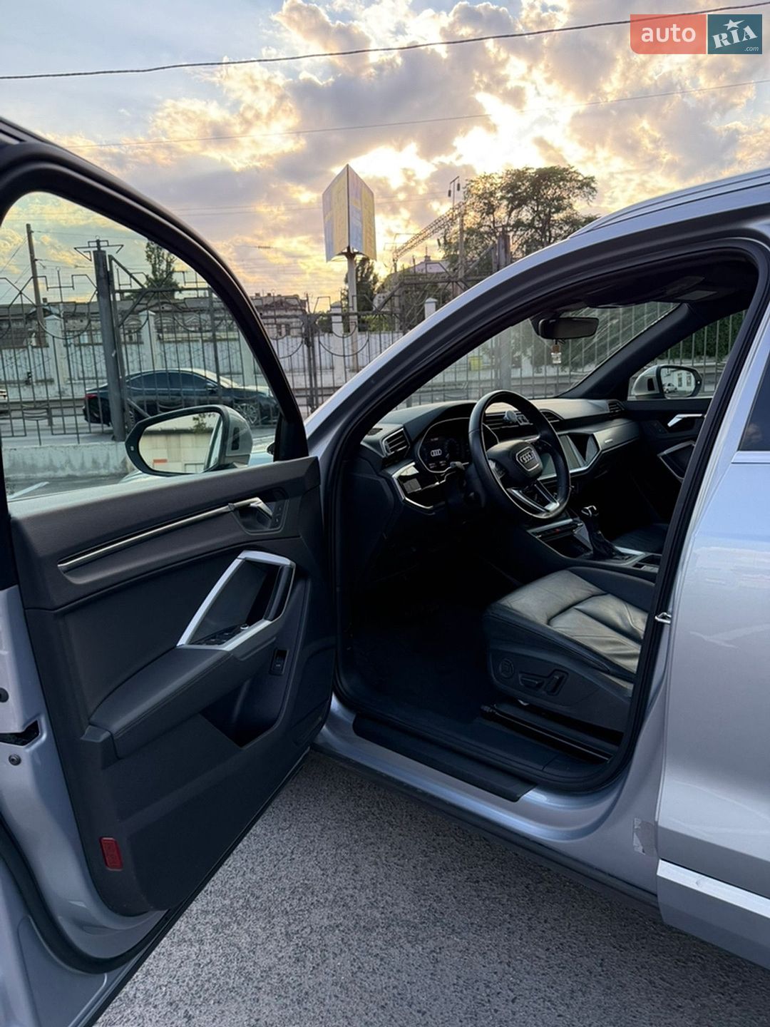 Audi Q3 2019 VIN WA1AECF36L1003289 фото оголошення 12 з 29