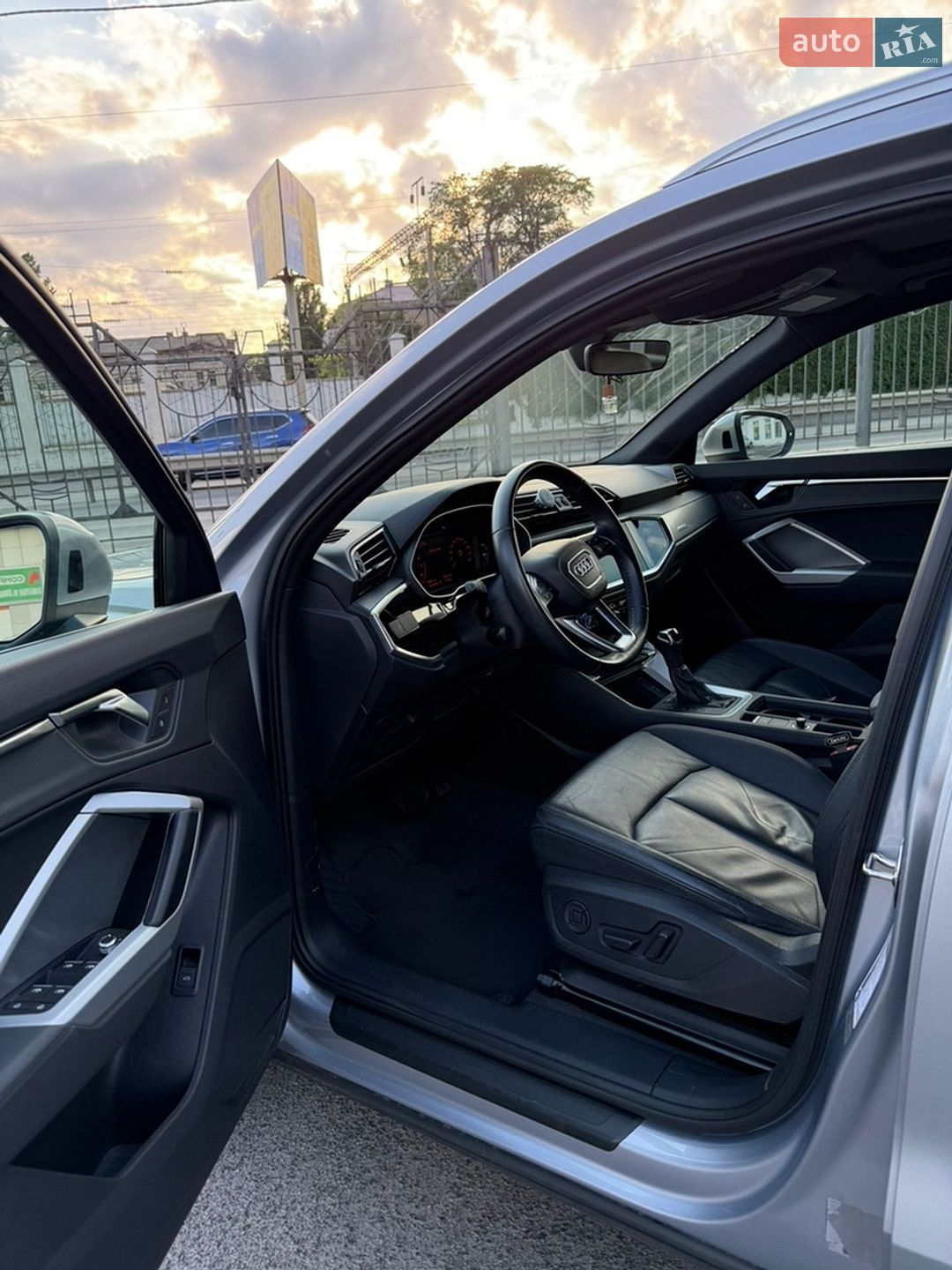 Audi Q3 2019 VIN WA1AECF36L1003289 фото оголошення 13 з 29
