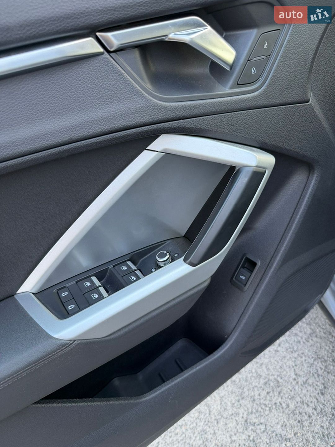 Audi Q3 2019 VIN WA1AECF36L1003289 фото оголошення 16 з 29