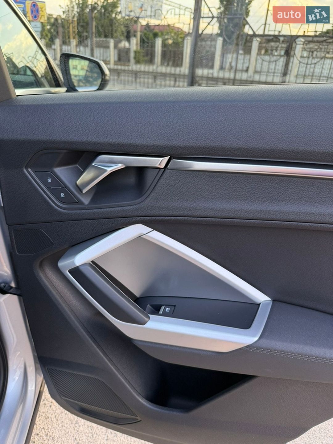 Audi Q3 2019 VIN WA1AECF36L1003289 фото оголошення 19 з 29