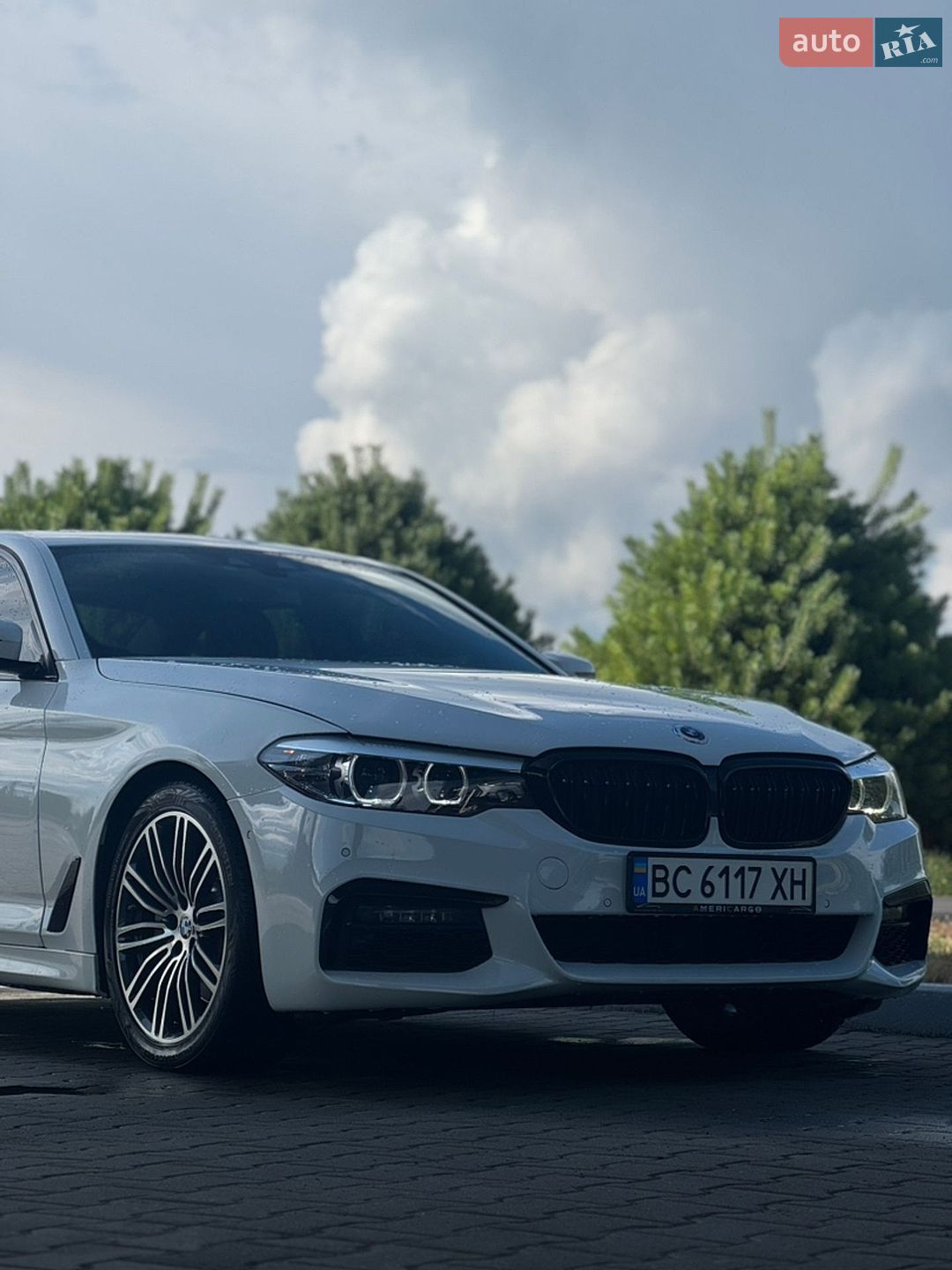 BMW 5 Series 2018 VIN WBAJA9C52KB389712 фото оголошення 4 з 17