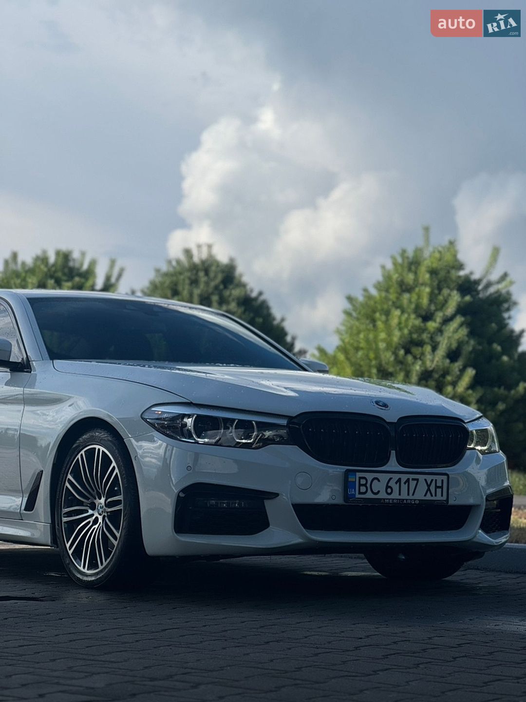 BMW 5 Series 2018 VIN WBAJA9C52KB389712 фото оголошення 8 з 17