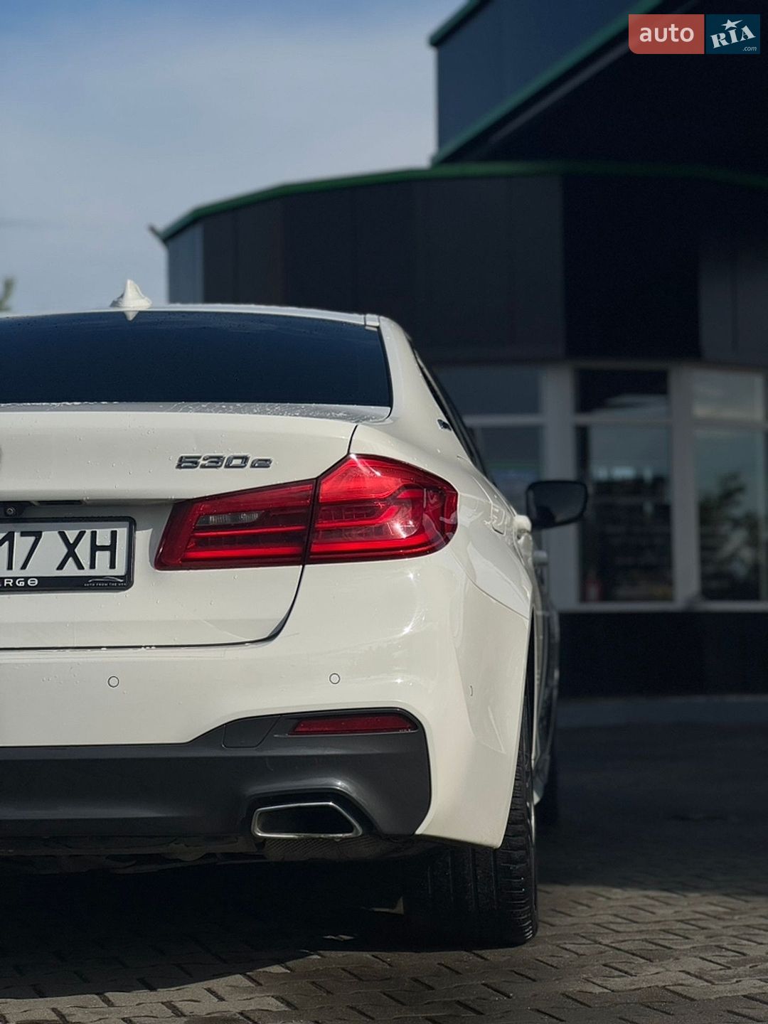 BMW 5 Series 2018 VIN WBAJA9C52KB389712 фото оголошення 12 з 17