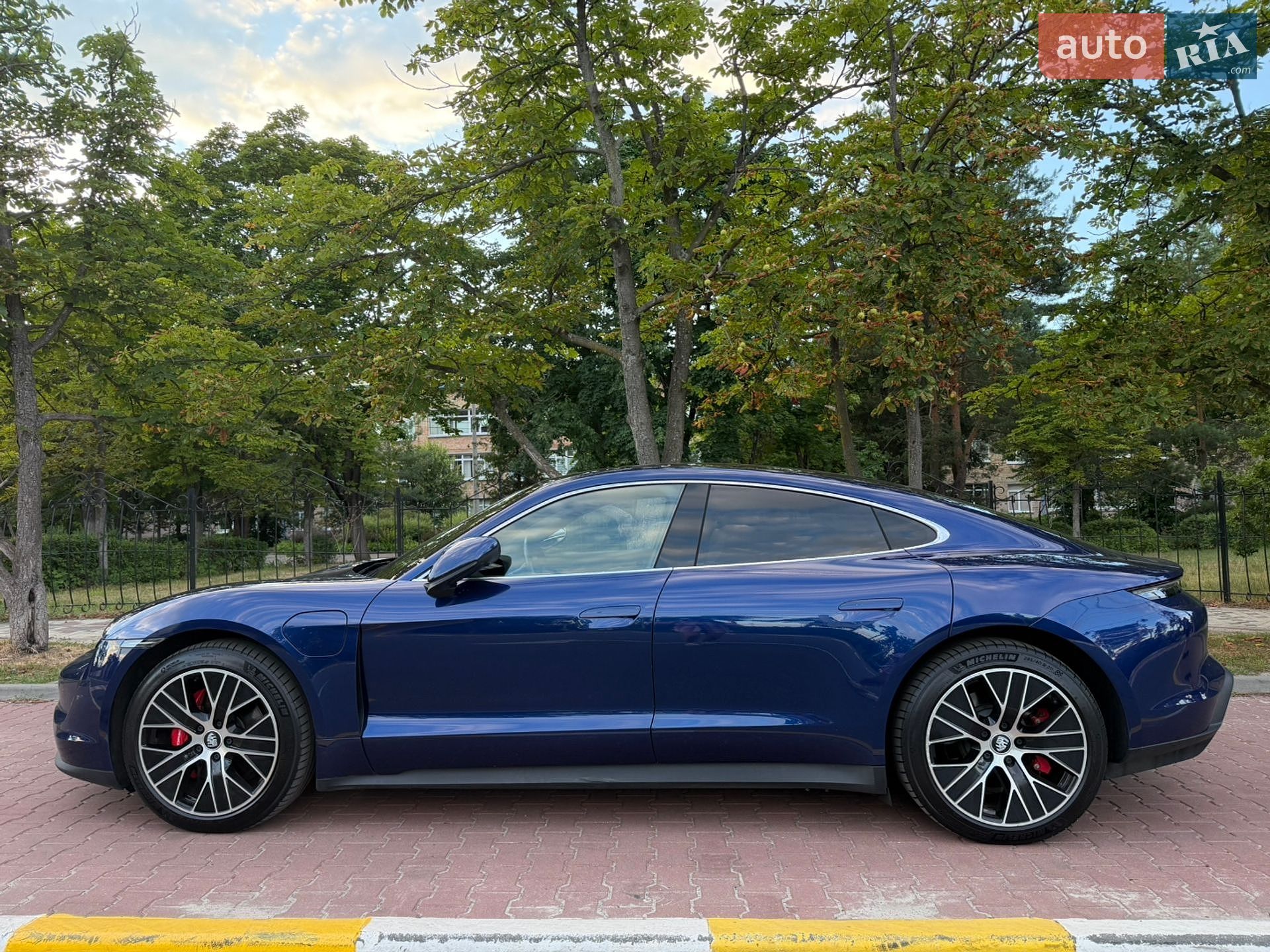 Porsche Taycan 2022 VIN WP0ZZZY1ZNSA36986 фото оголошення 2 з 13