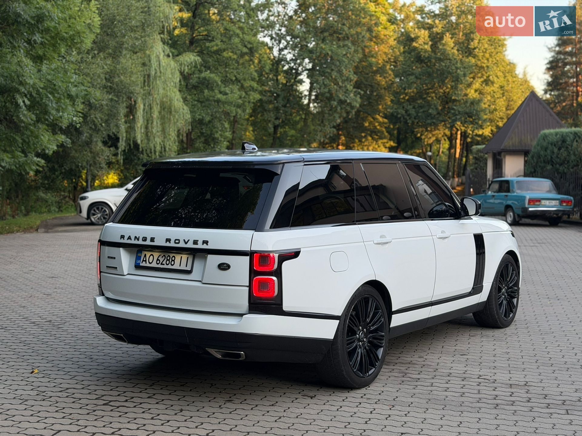 Land Rover Range Rover 2017 VIN SALGR2FK7HA358686 фото оголошення 12 з 36
