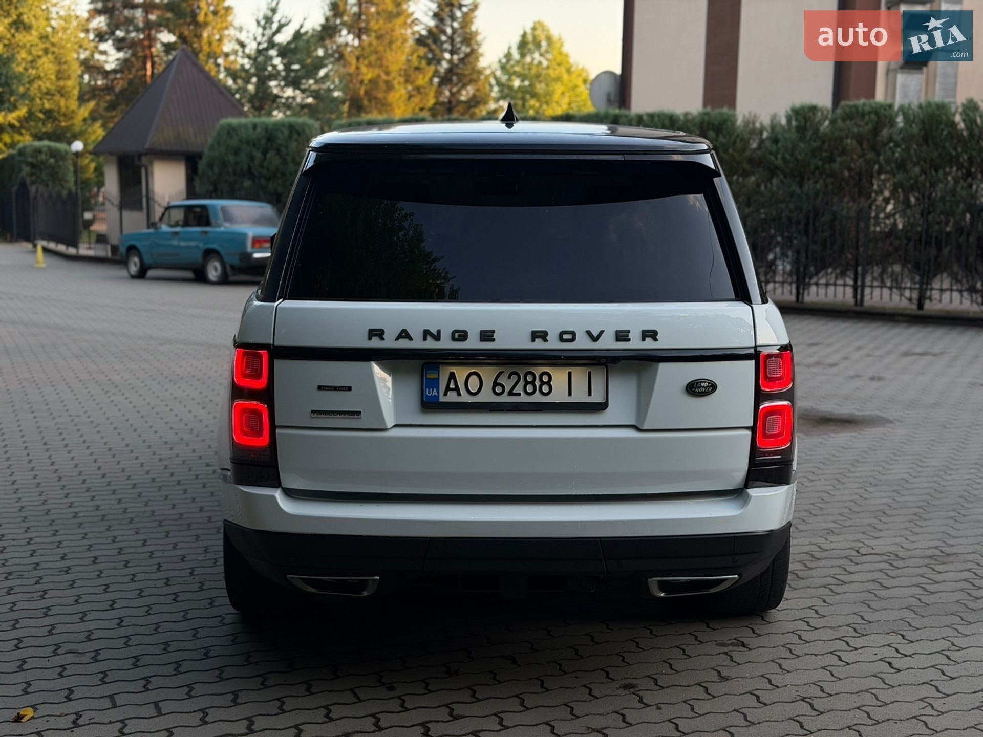 Land Rover Range Rover 2017 VIN SALGR2FK7HA358686 фото оголошення 14 з 36