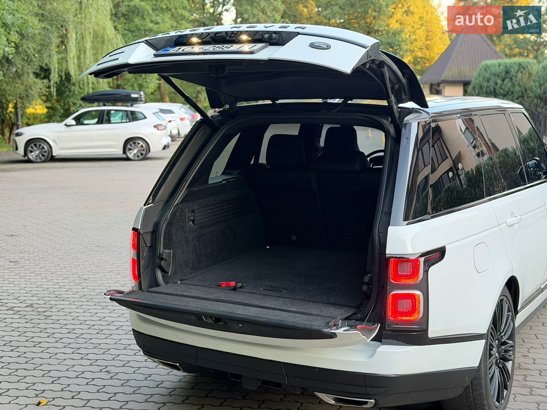 Land Rover Range Rover 2017 VIN SALGR2FK7HA358686 фото оголошення 17 з 36
