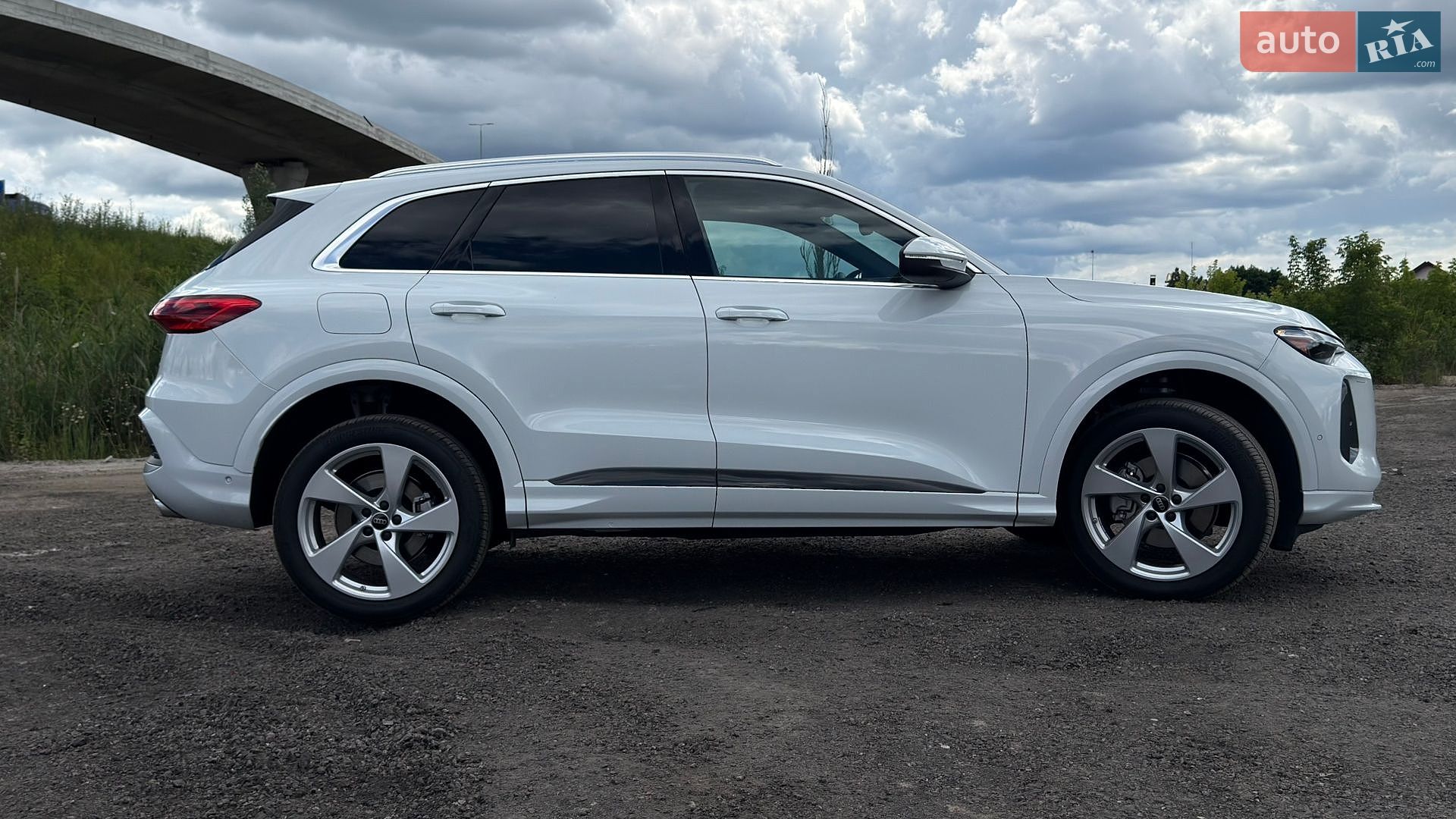 Audi Q5 2025 VIN WA12AAGU7S2023944 фото оголошення 7 з 105