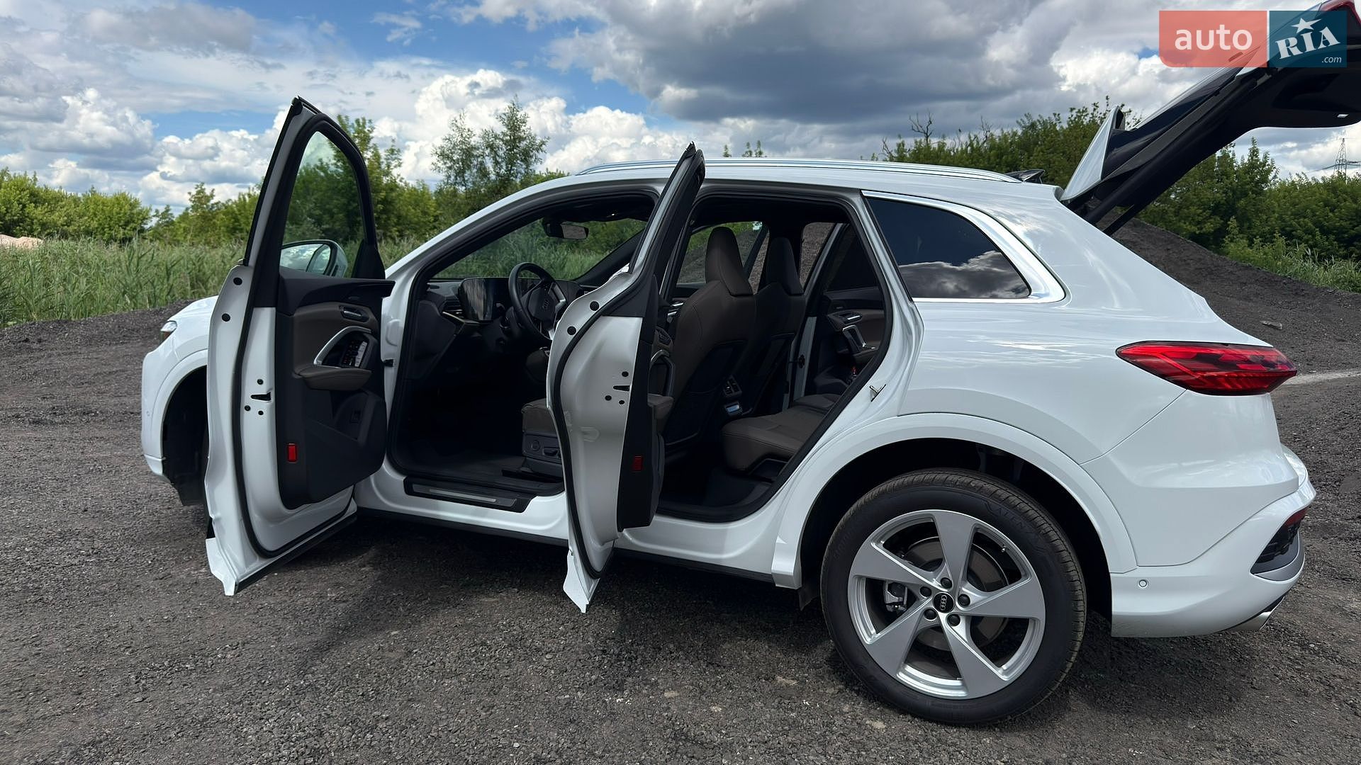 Audi Q5 2025 VIN WA12AAGU7S2023944 фото оголошення 26 з 105