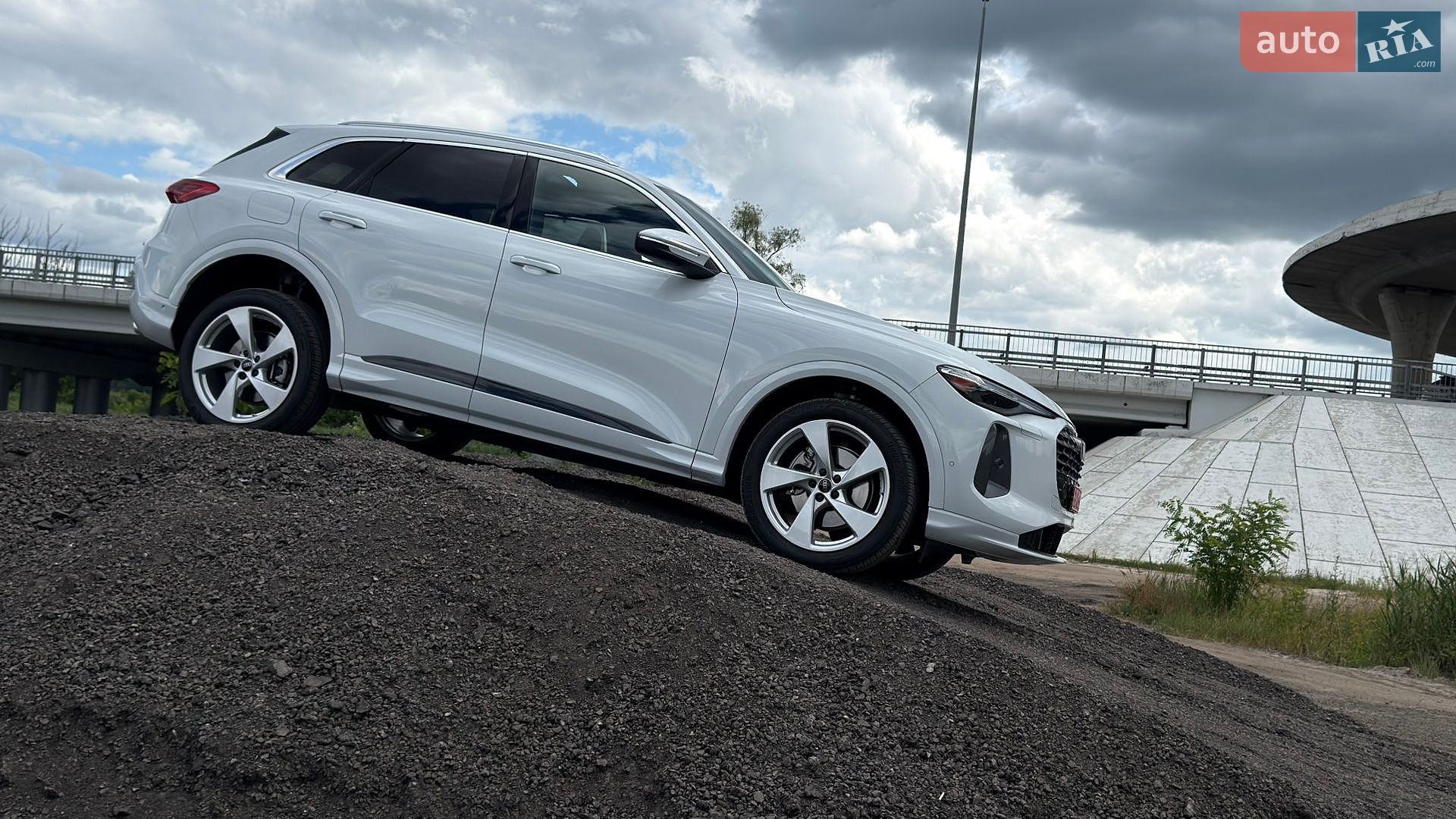 Audi Q5 2025 VIN WA12AAGU7S2023944 фото оголошення 85 з 105