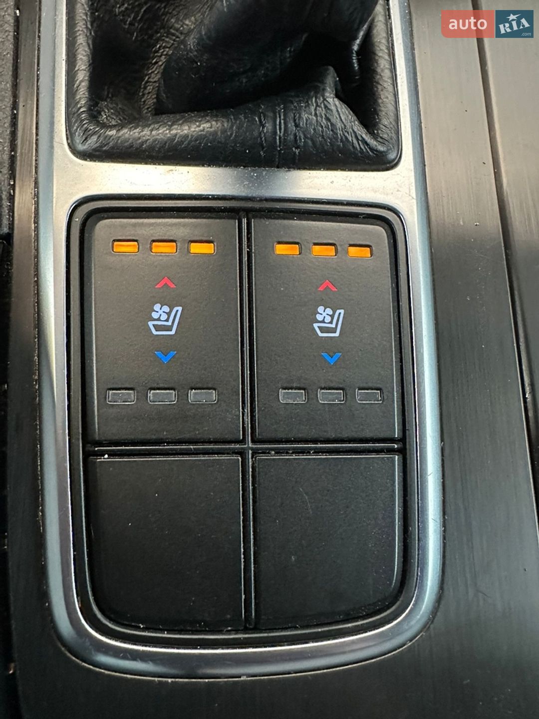 Hyundai Azera 2015 VIN KMHFG4JG5GA506027 фото оголошення 27 з 39