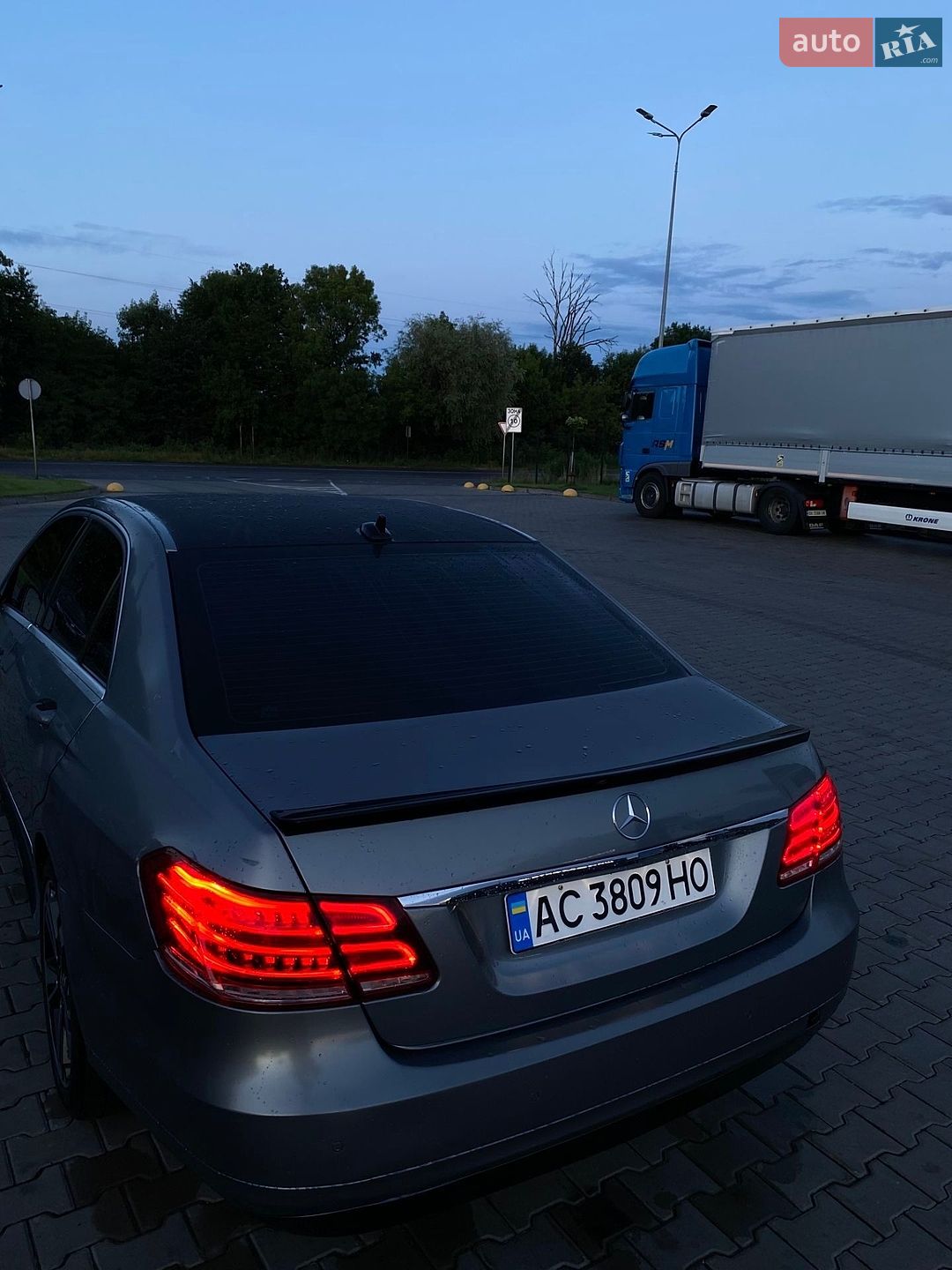 Mercedes-Benz E-Class 2011 VIN WDDHF5KB3CA570687 фото оголошення 7 з 13