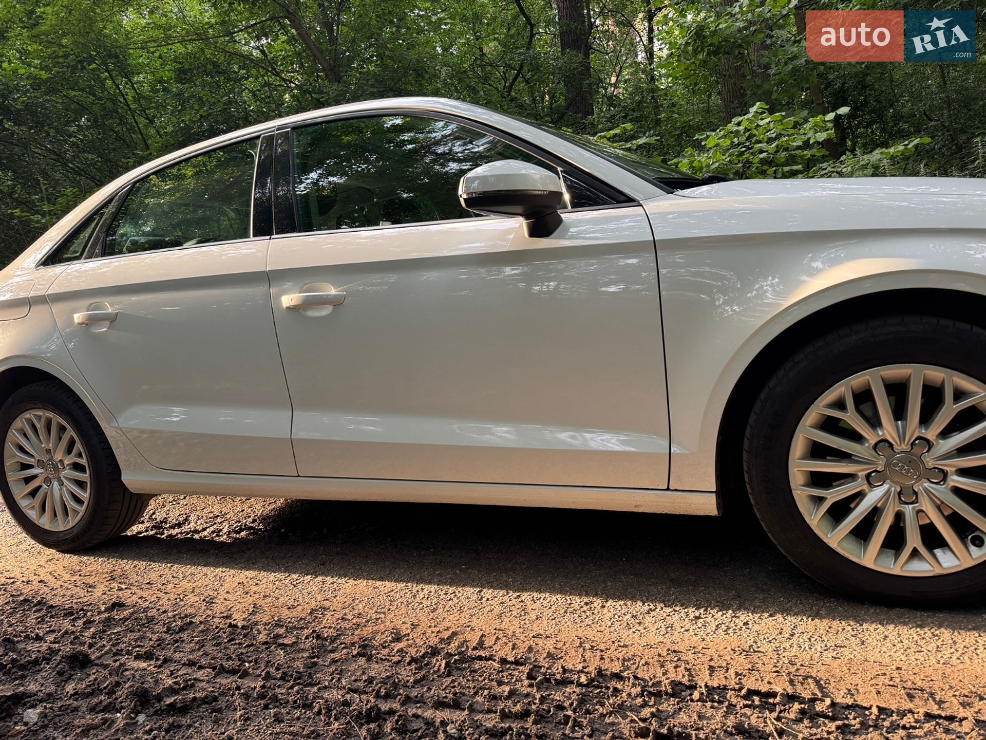 Audi A3 2016 VIN WAUZZZ8V7H1000971 фото оголошення 5 з 39
