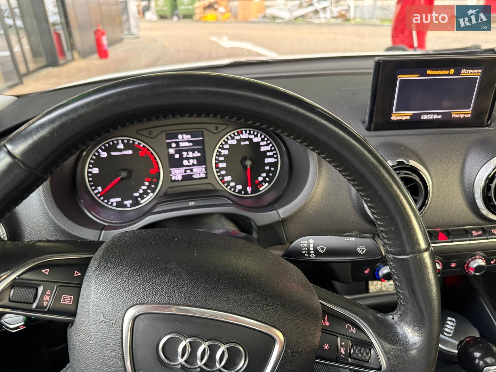 Audi A3 2016 VIN WAUZZZ8V7H1000971 фото оголошення 26 з 39