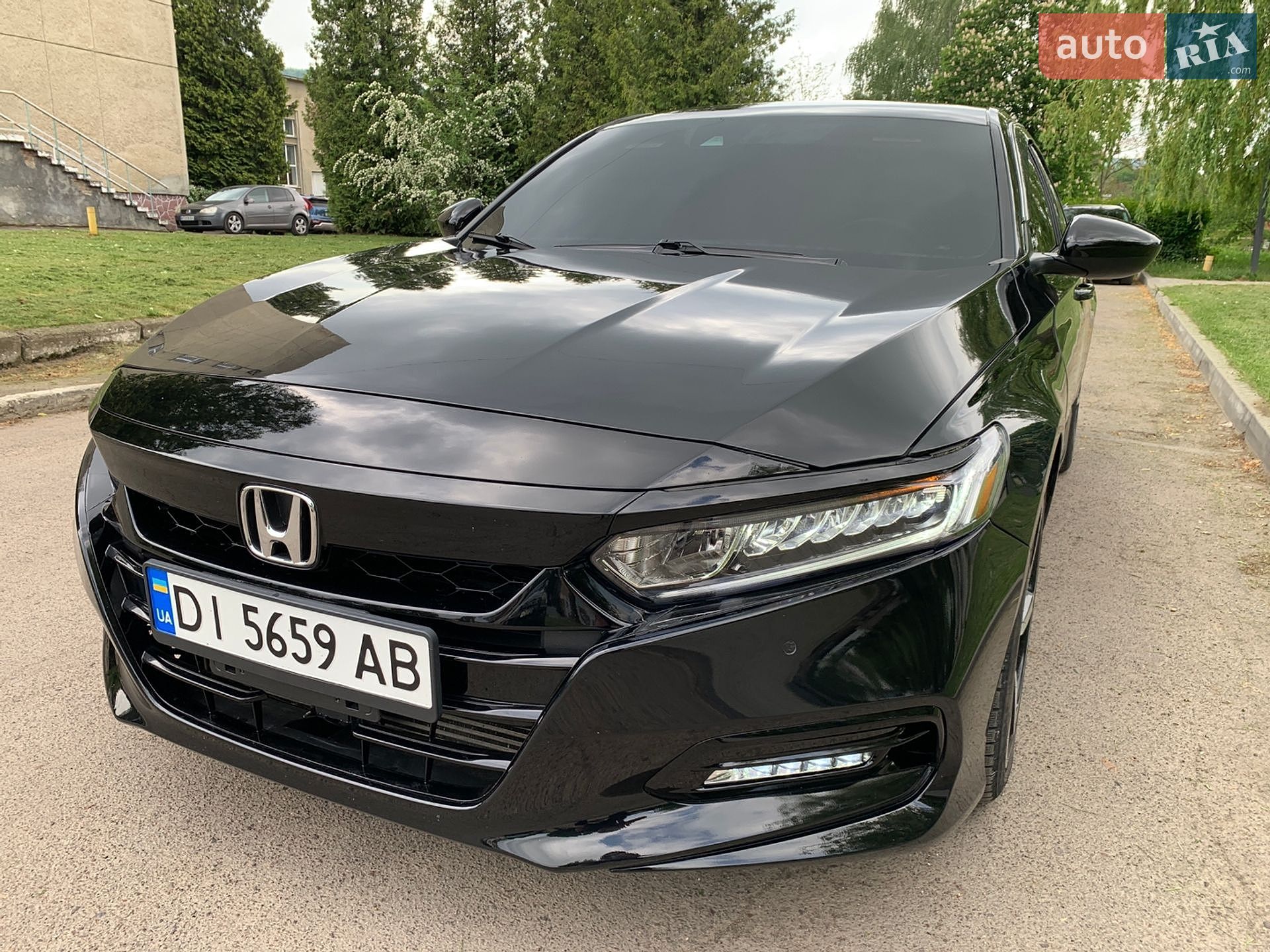 Honda Accord 2019 VIN 1HGCV1F38KA104496 фото оголошення 3 з 101