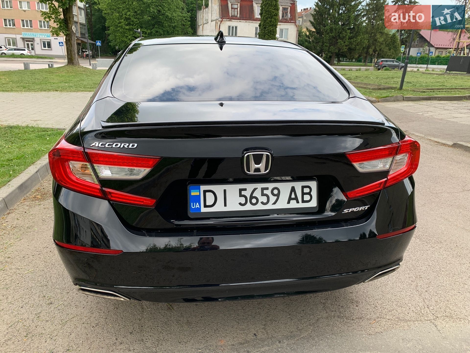 Honda Accord 2019 VIN 1HGCV1F38KA104496 фото оголошення 10 з 101