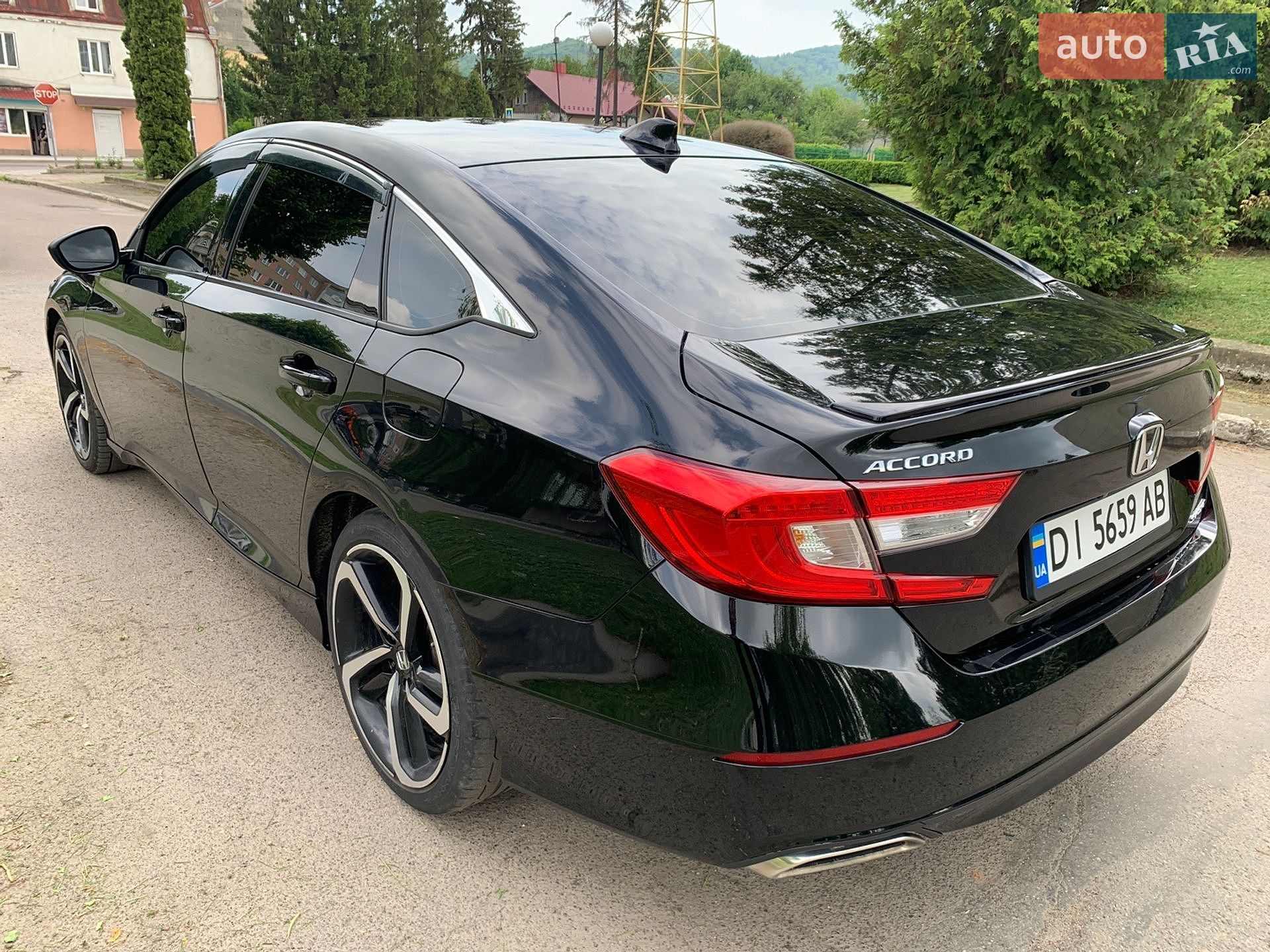 Honda Accord 2019 VIN 1HGCV1F38KA104496 фото оголошення 11 з 101