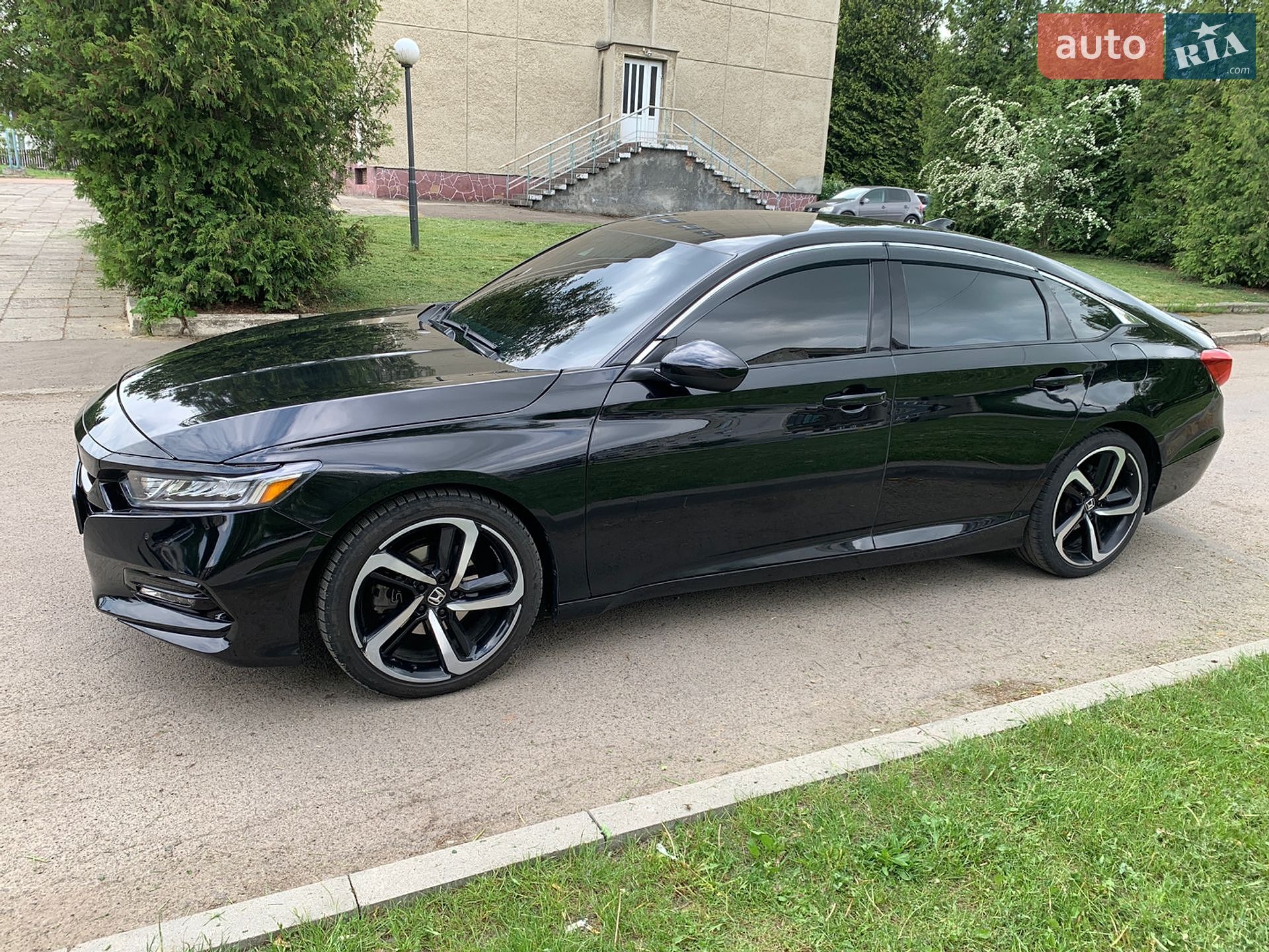 Honda Accord 2019 VIN 1HGCV1F38KA104496 фото оголошення 66 з 101