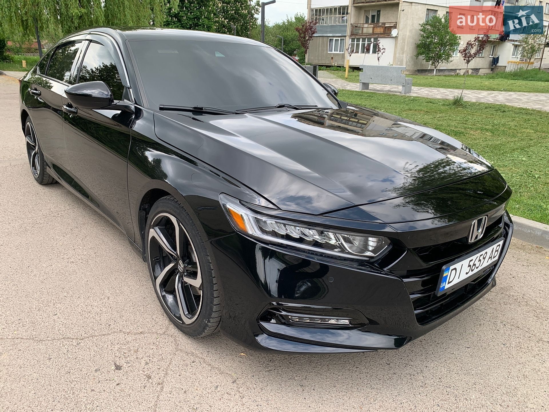 Honda Accord 2019 VIN 1HGCV1F38KA104496 фото оголошення 71 з 101