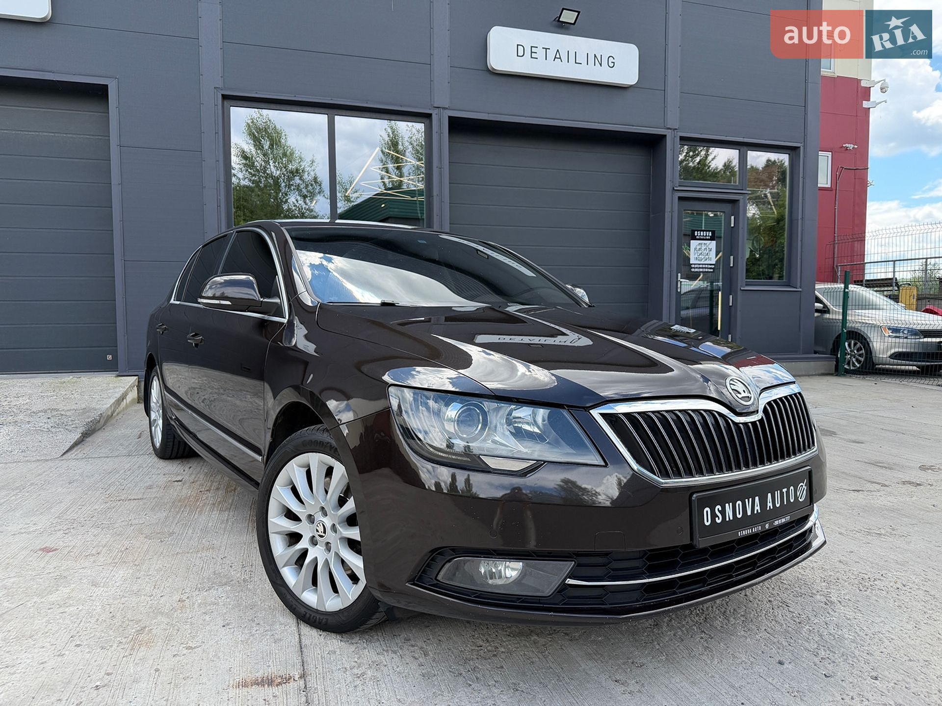Skoda Superb 2013 VIN TMBAB43T6EB300178 фото оголошення 2 з 41