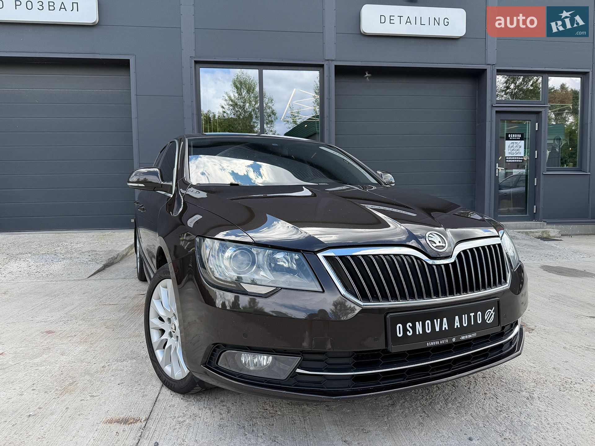 Skoda Superb 2013 VIN TMBAB43T6EB300178 фото оголошення 4 з 41