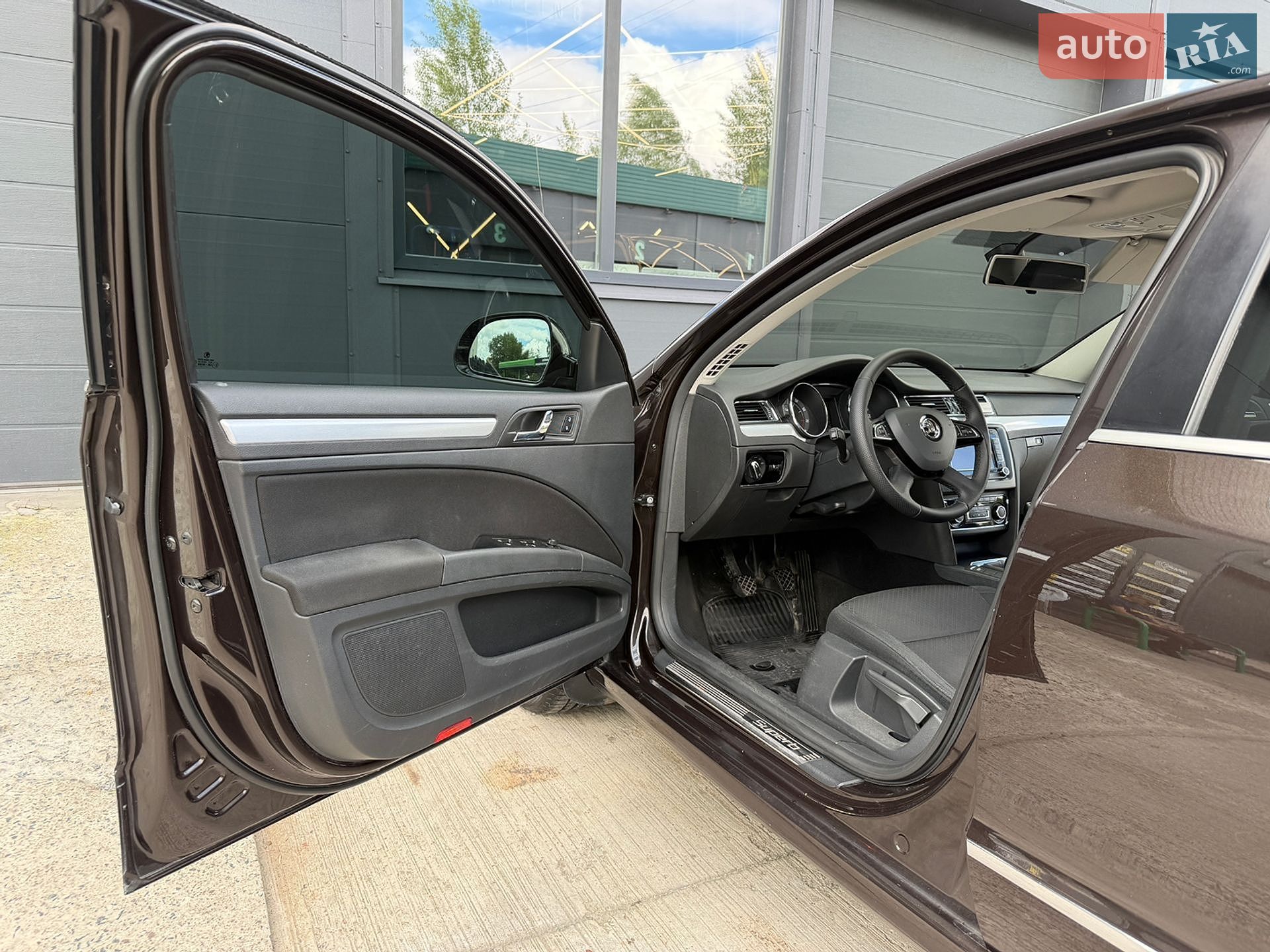Skoda Superb 2013 VIN TMBAB43T6EB300178 фото оголошення 17 з 41