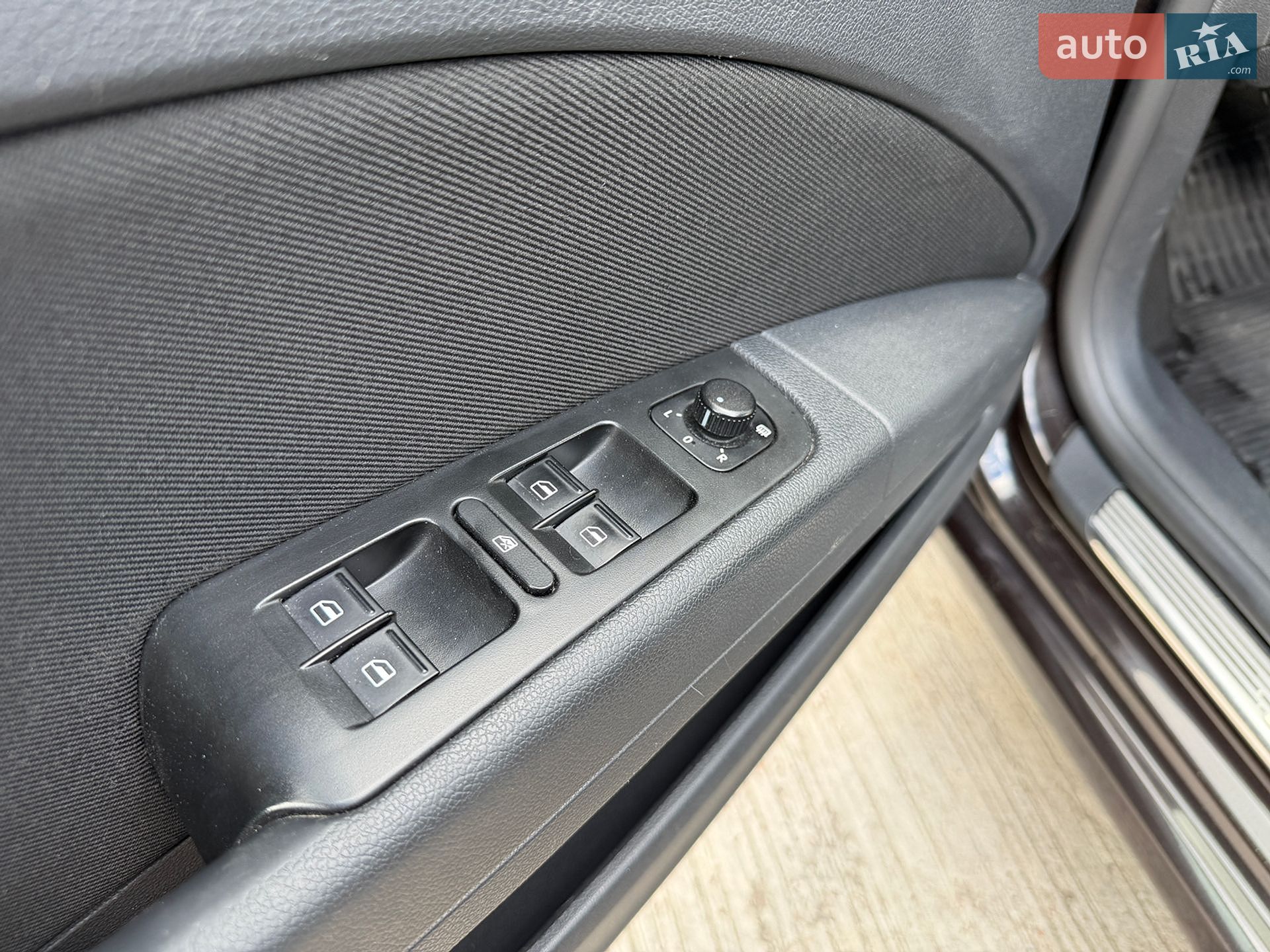 Skoda Superb 2013 VIN TMBAB43T6EB300178 фото оголошення 20 з 41