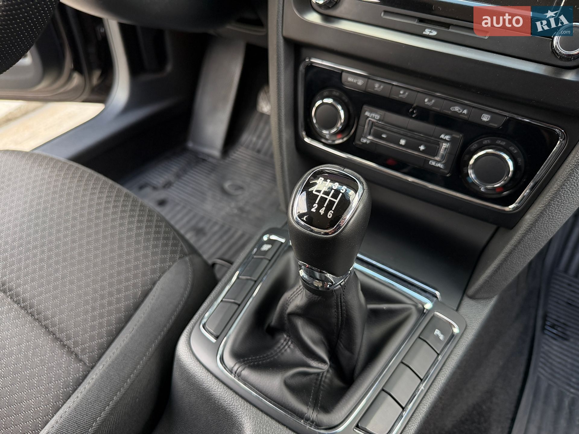 Skoda Superb 2013 VIN TMBAB43T6EB300178 фото оголошення 37 з 41