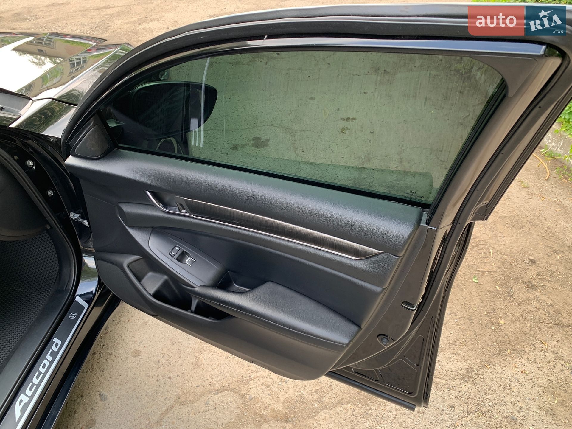 Honda Accord 2019 VIN 1HGCV1F38KA104496 фото оголошення 88 з 101