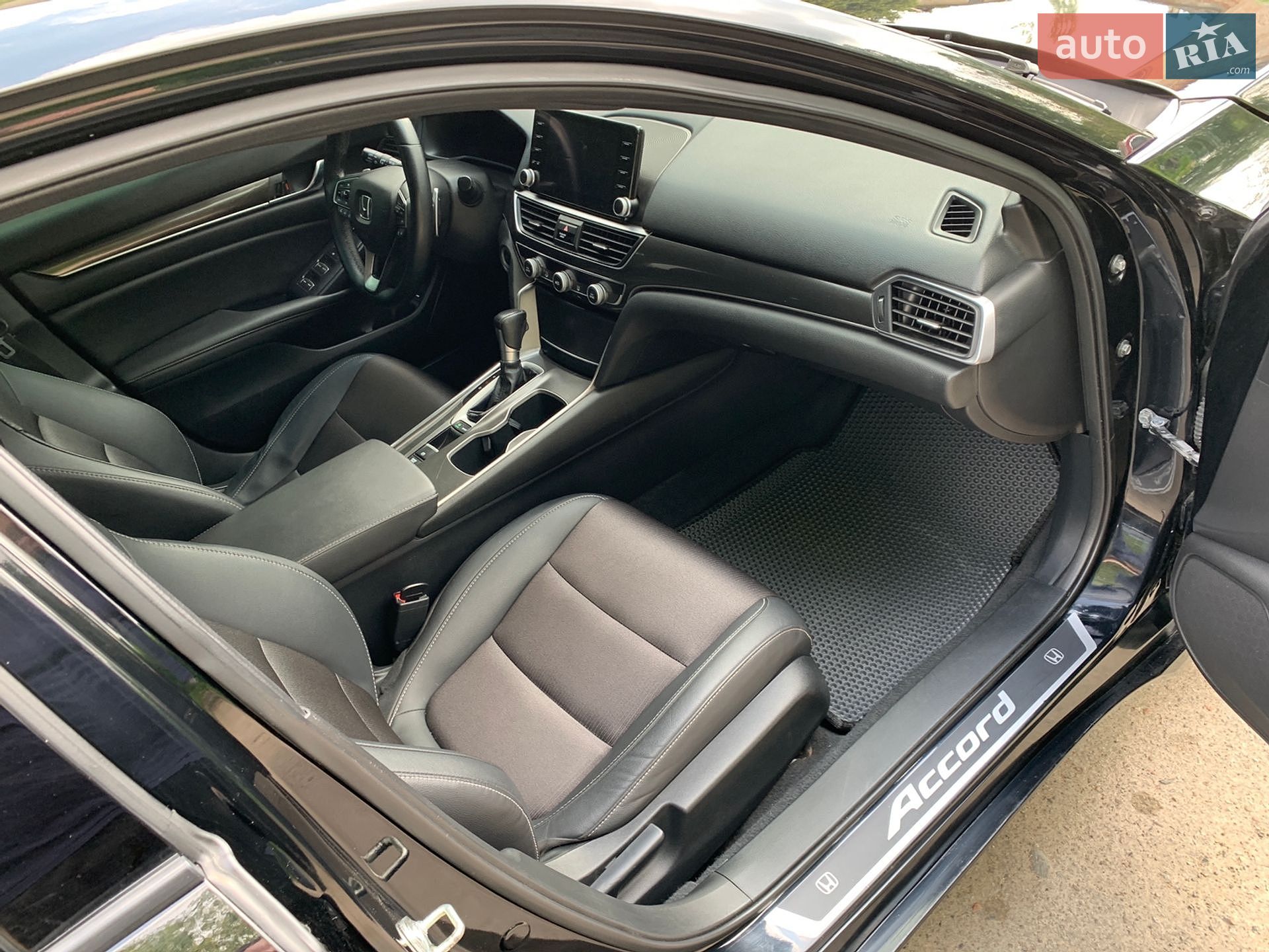 Honda Accord 2019 VIN 1HGCV1F38KA104496 фото оголошення 89 з 101