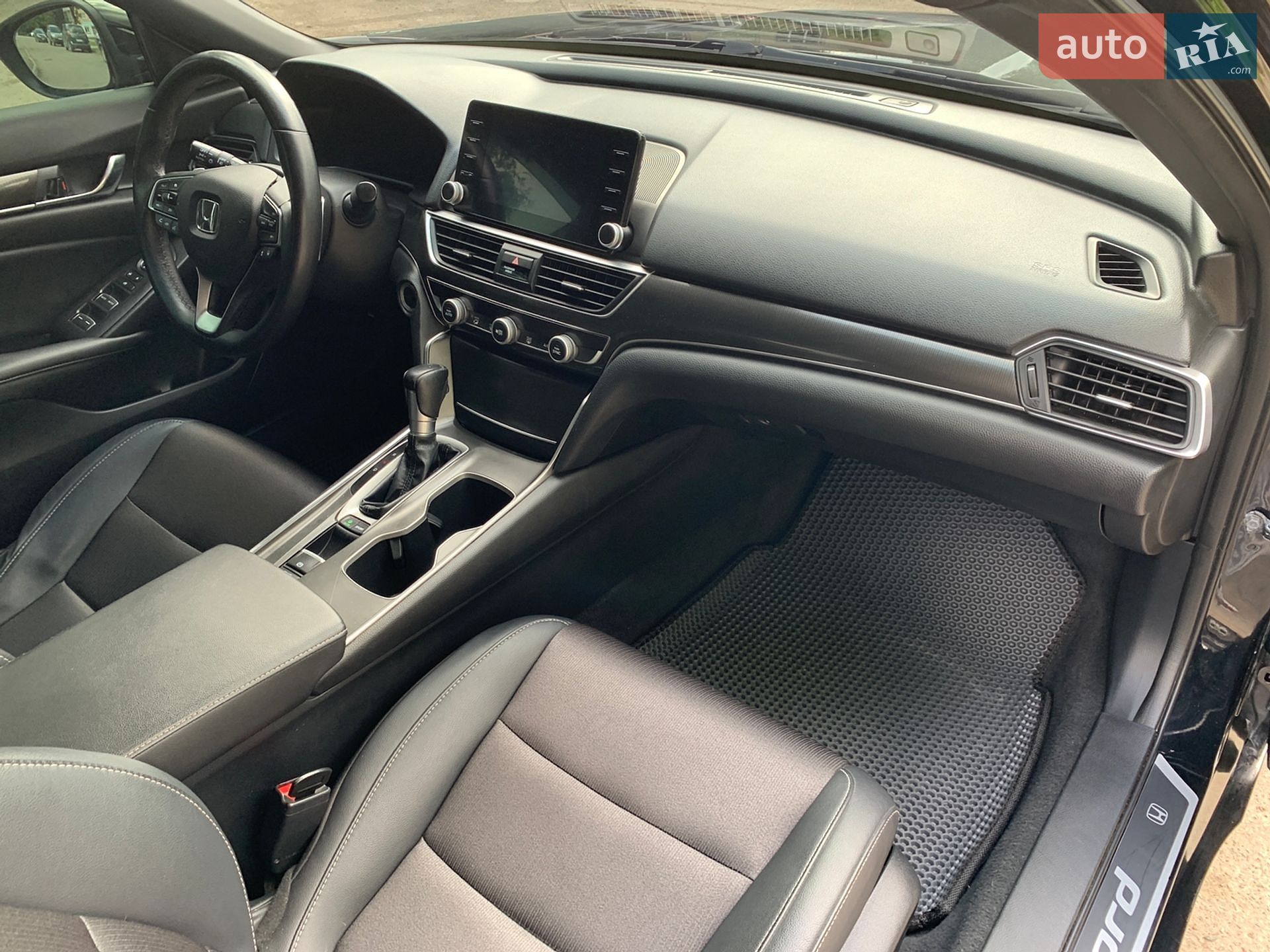 Honda Accord 2019 VIN 1HGCV1F38KA104496 фото оголошення 91 з 101