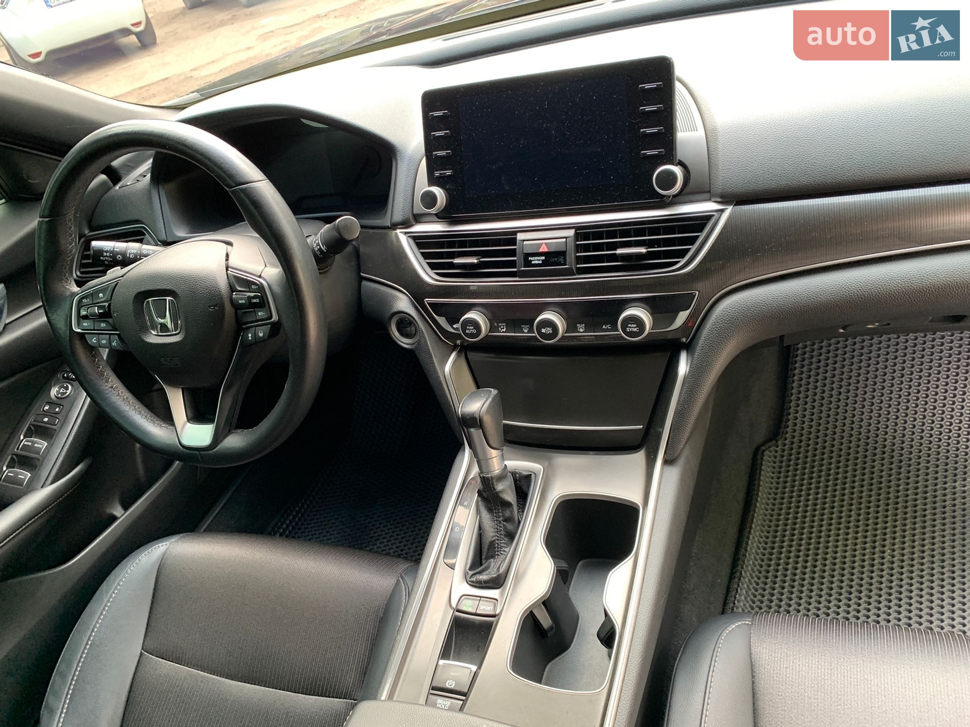 Honda Accord 2019 VIN 1HGCV1F38KA104496 фото оголошення 90 з 101