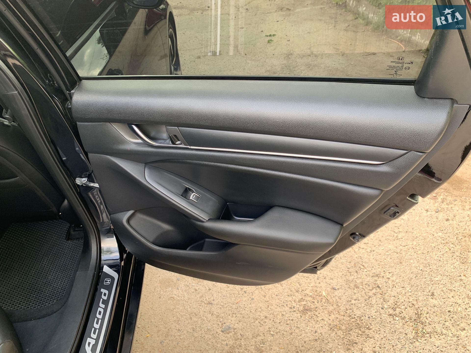 Honda Accord 2019 VIN 1HGCV1F38KA104496 фото оголошення 93 з 101