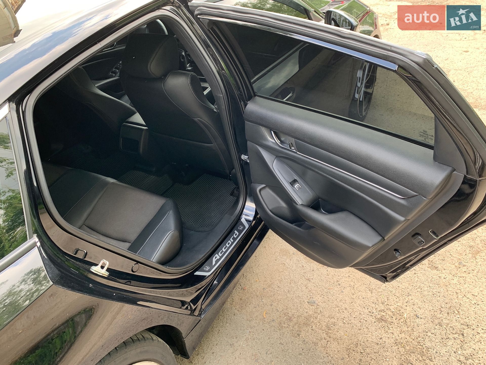 Honda Accord 2019 VIN 1HGCV1F38KA104496 фото оголошення 94 з 101